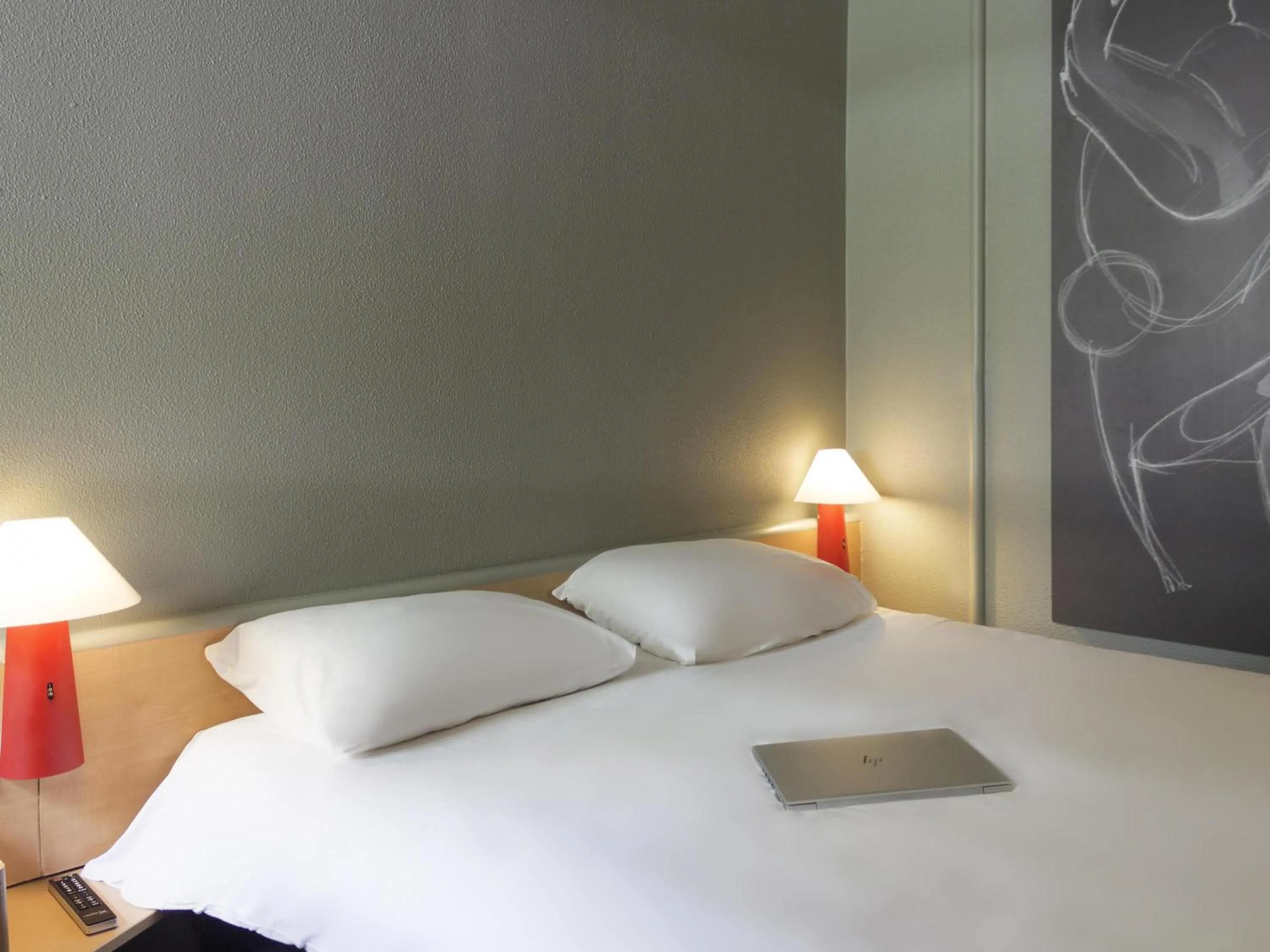 Standard Double Room in ibis Dieppe Le Val Druel