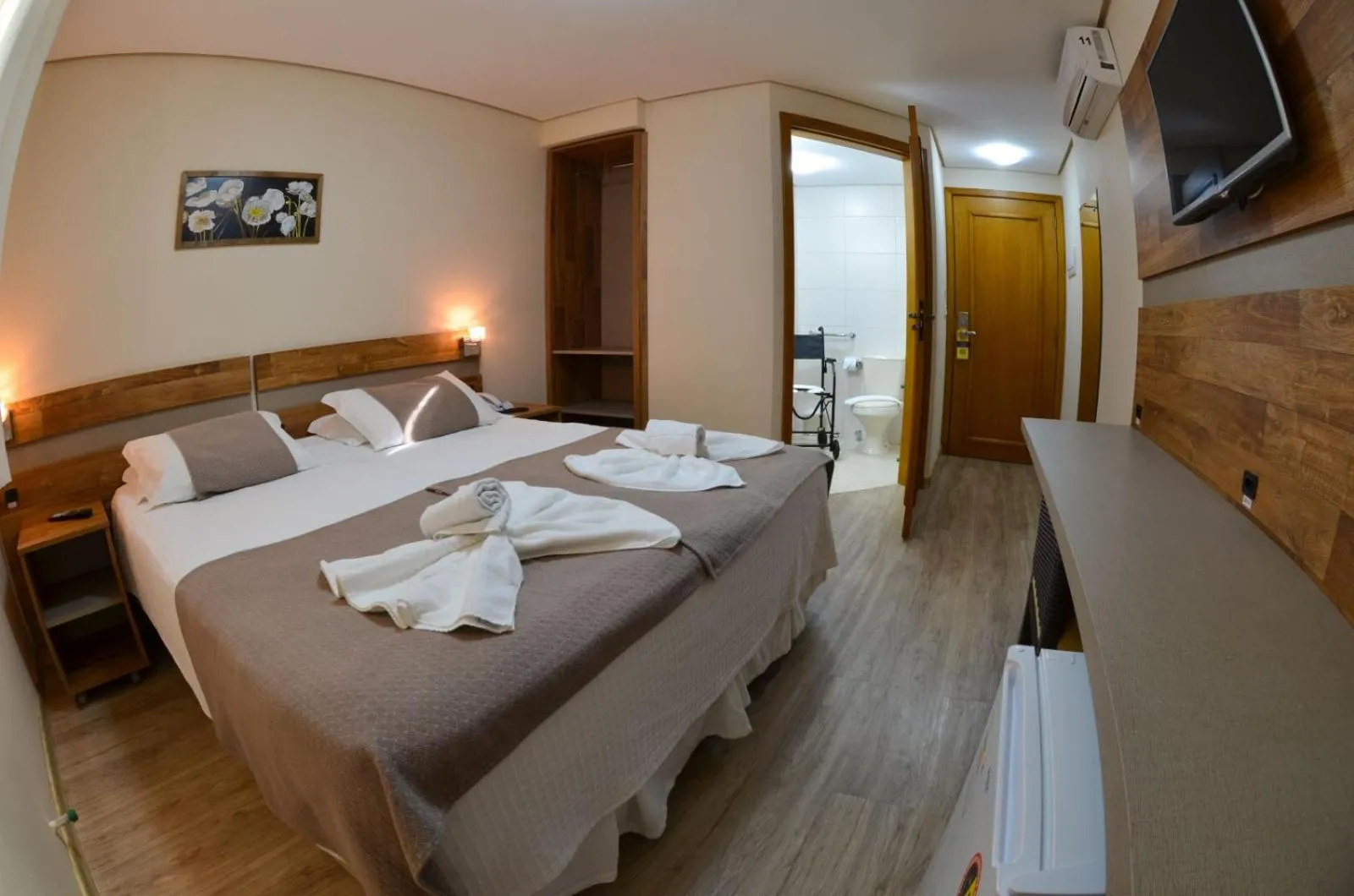 Triple Room - Disability Access in Hotel Renascença