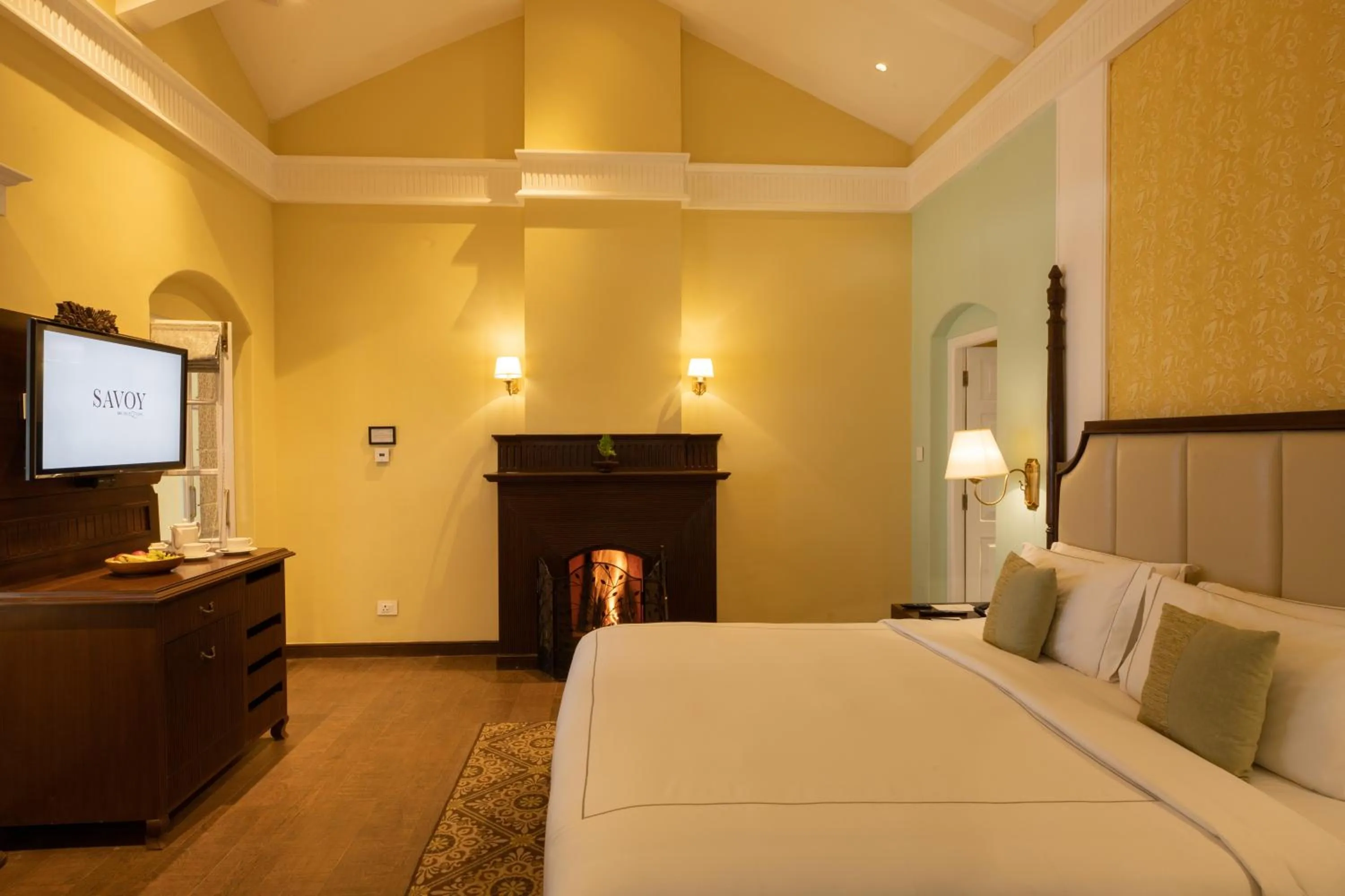 Premium Room  King bed Garden View in Savoy - IHCL SeleQtions