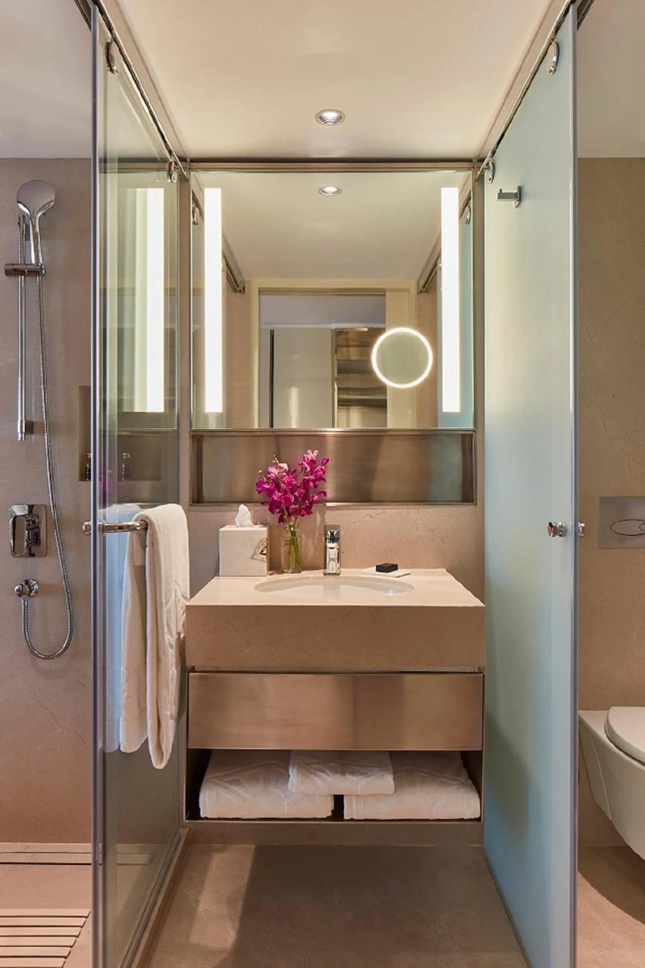 Superior Room Sea View King Bed - single occupancy in The Taj Mahal Tower, Mumbai