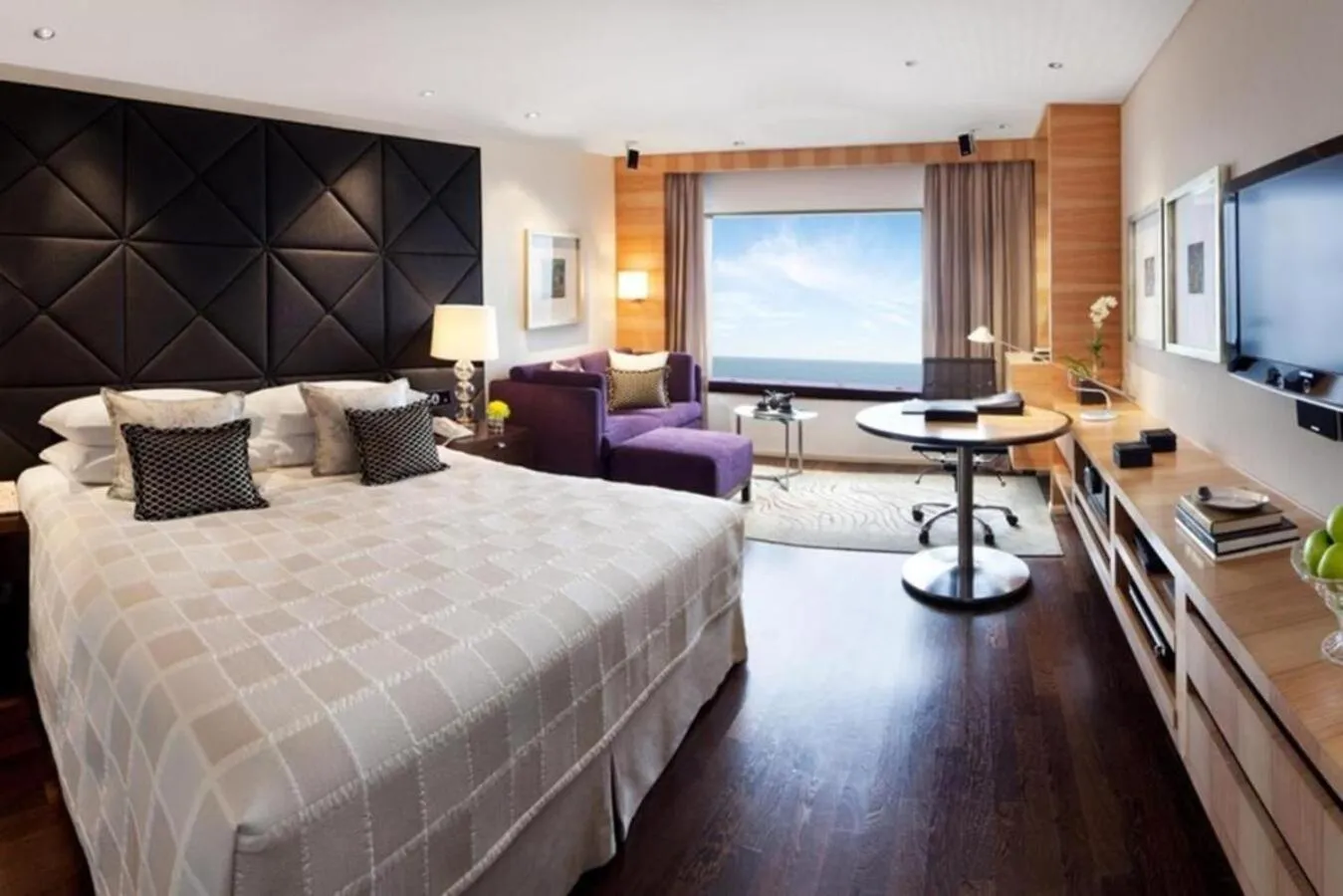 Taj Club Sea View King Bed with 1 way airport transfer , Complimentary high-tea , evening cocktails and 24 hrs tea-coffee at the Taj Club lounge ,Butler Service - single occupancy in Taj Lands End