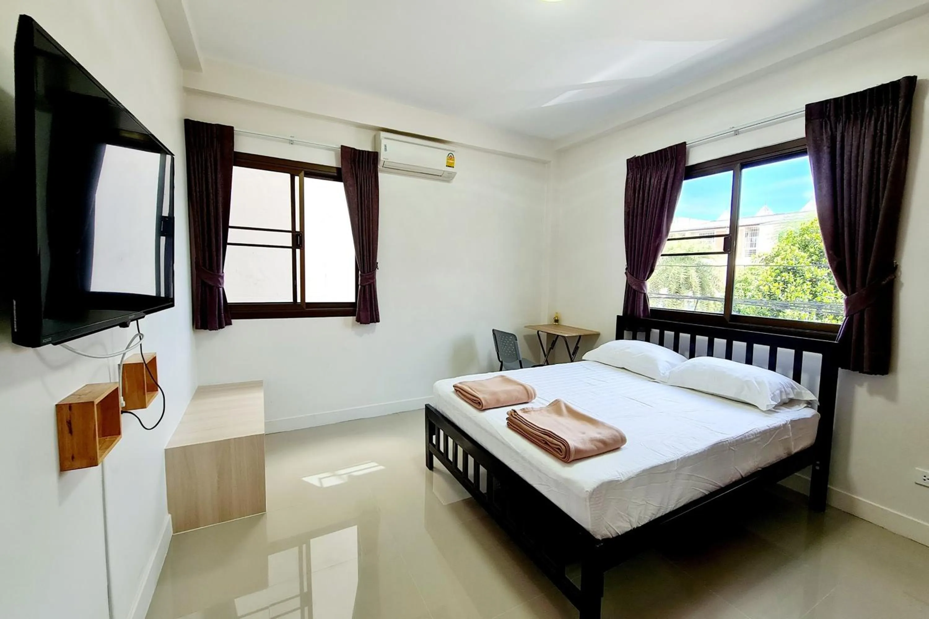 Superior Twin Room in TP House@Naka
