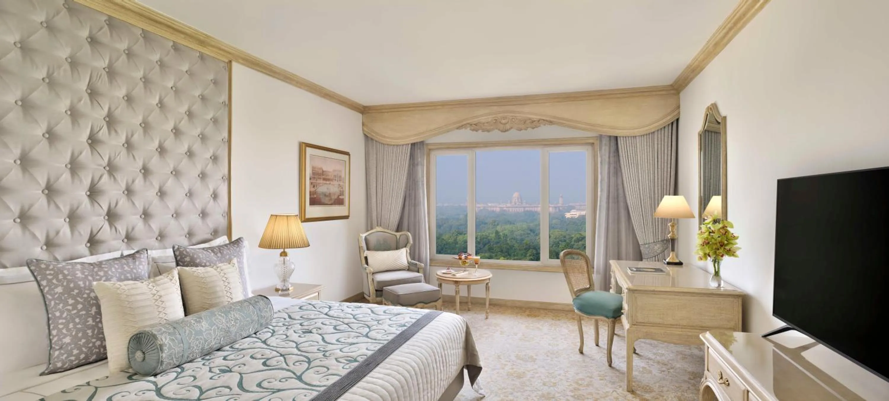 Signature Suite - Versailles in Taj Mahal, New Delhi