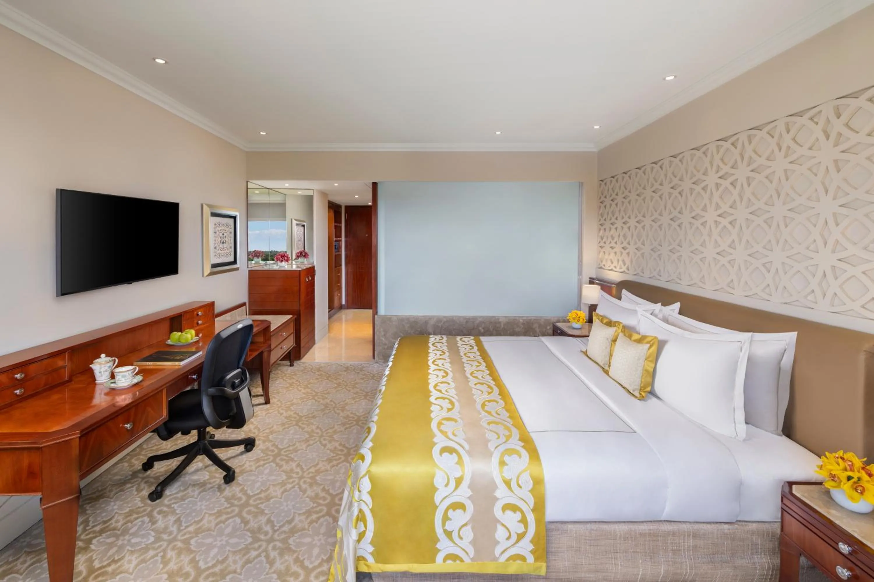 Deluxe Room King Bed Forest and Pool View - single occupancy in Taj Palace, New Delhi