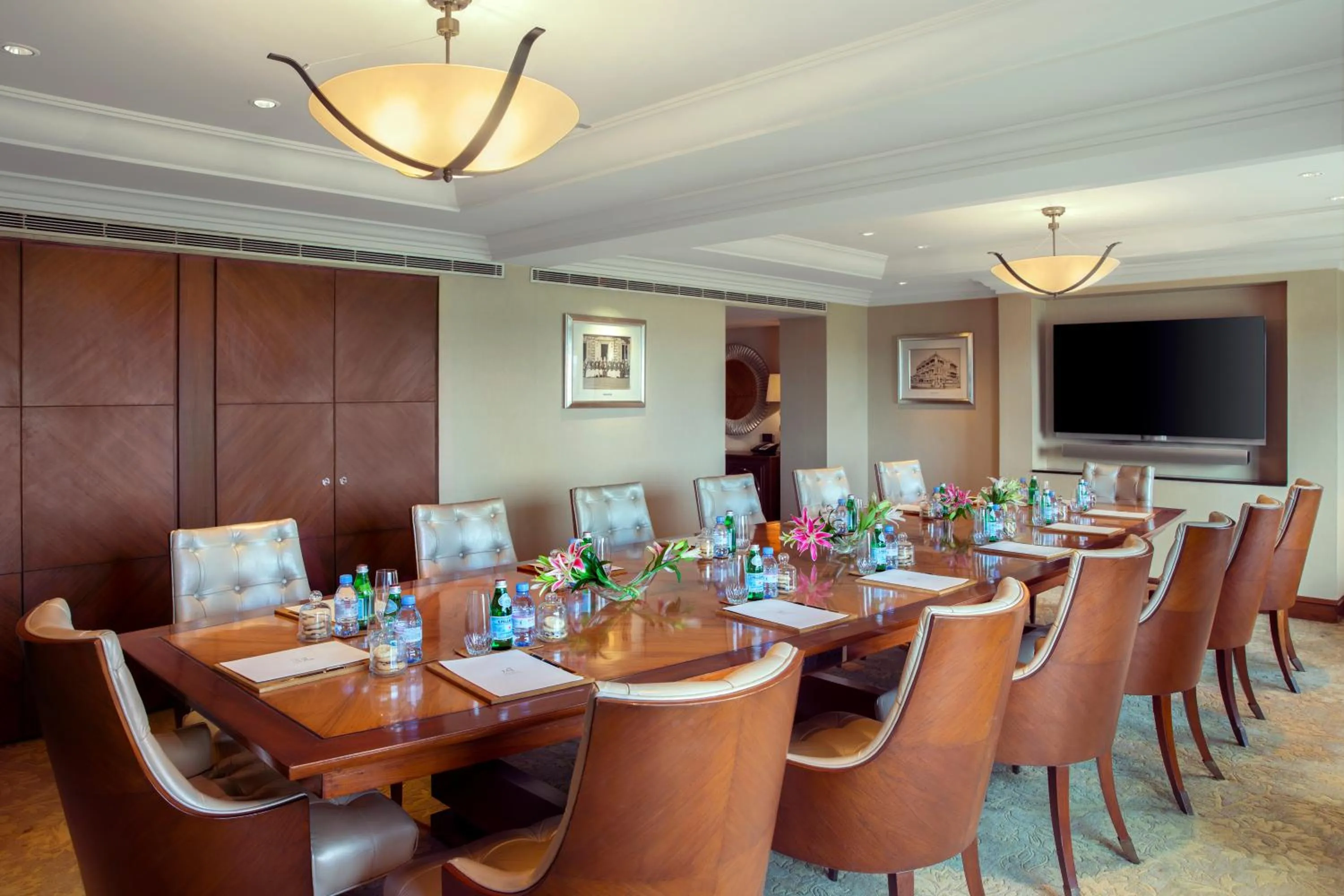 Tata Suite 2 Bed King/ Twin Pool View - single occupancy in Taj Palace, New Delhi