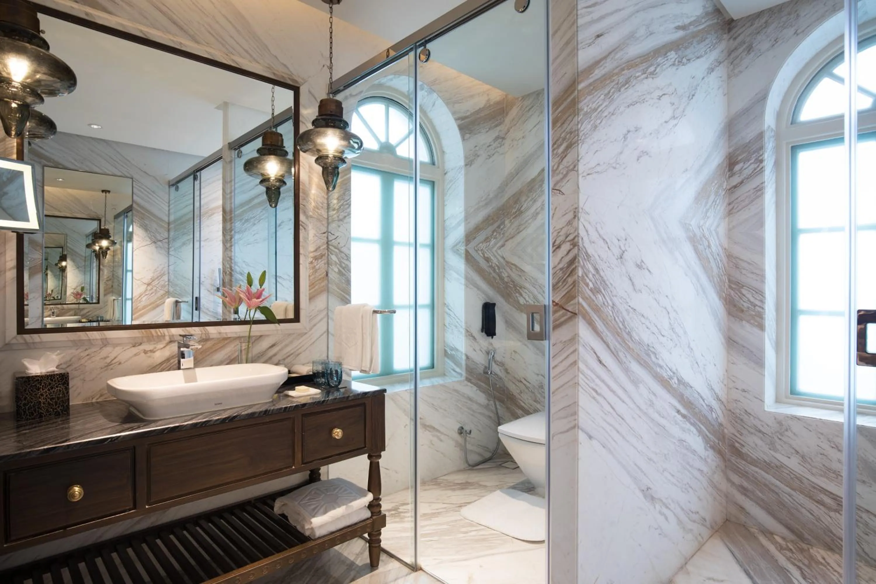 Luxury Grande Twin Room Garden View - single occupancy in Taj West End