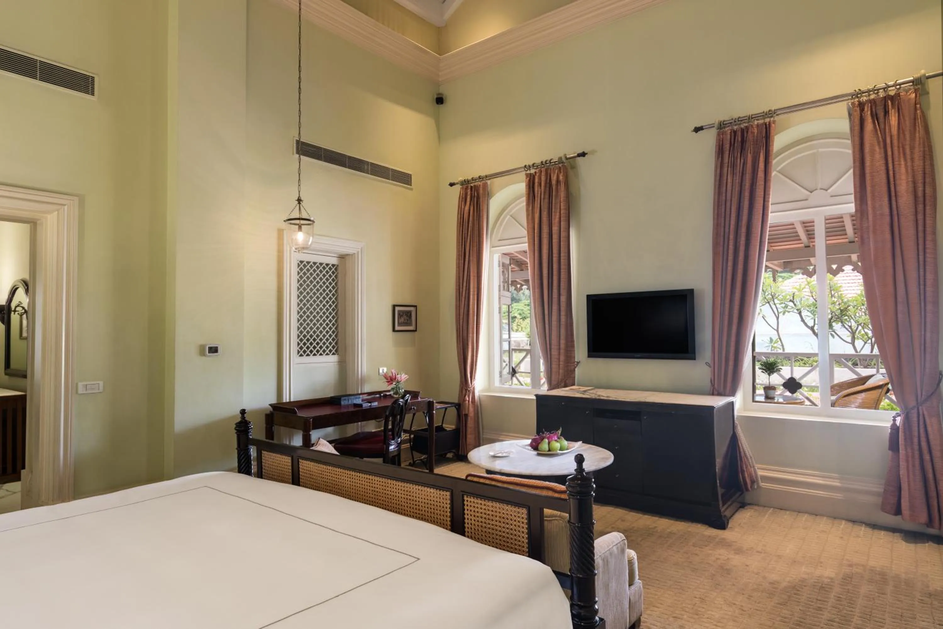 Luxury Room Heritage Wing  - single occupancy in Taj West End