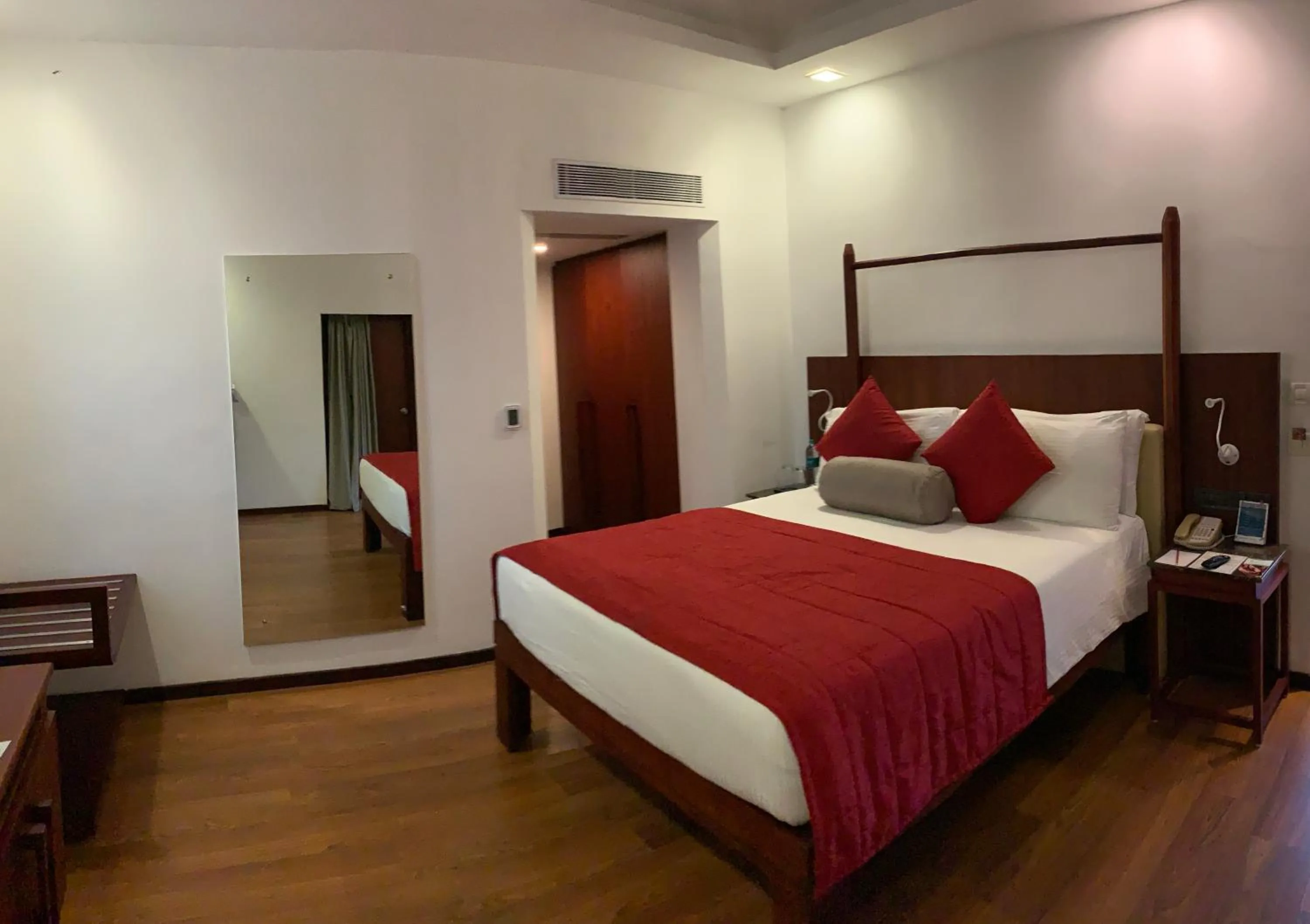 Deluxe Room Sea View with Queen bed in Gateway Varkala