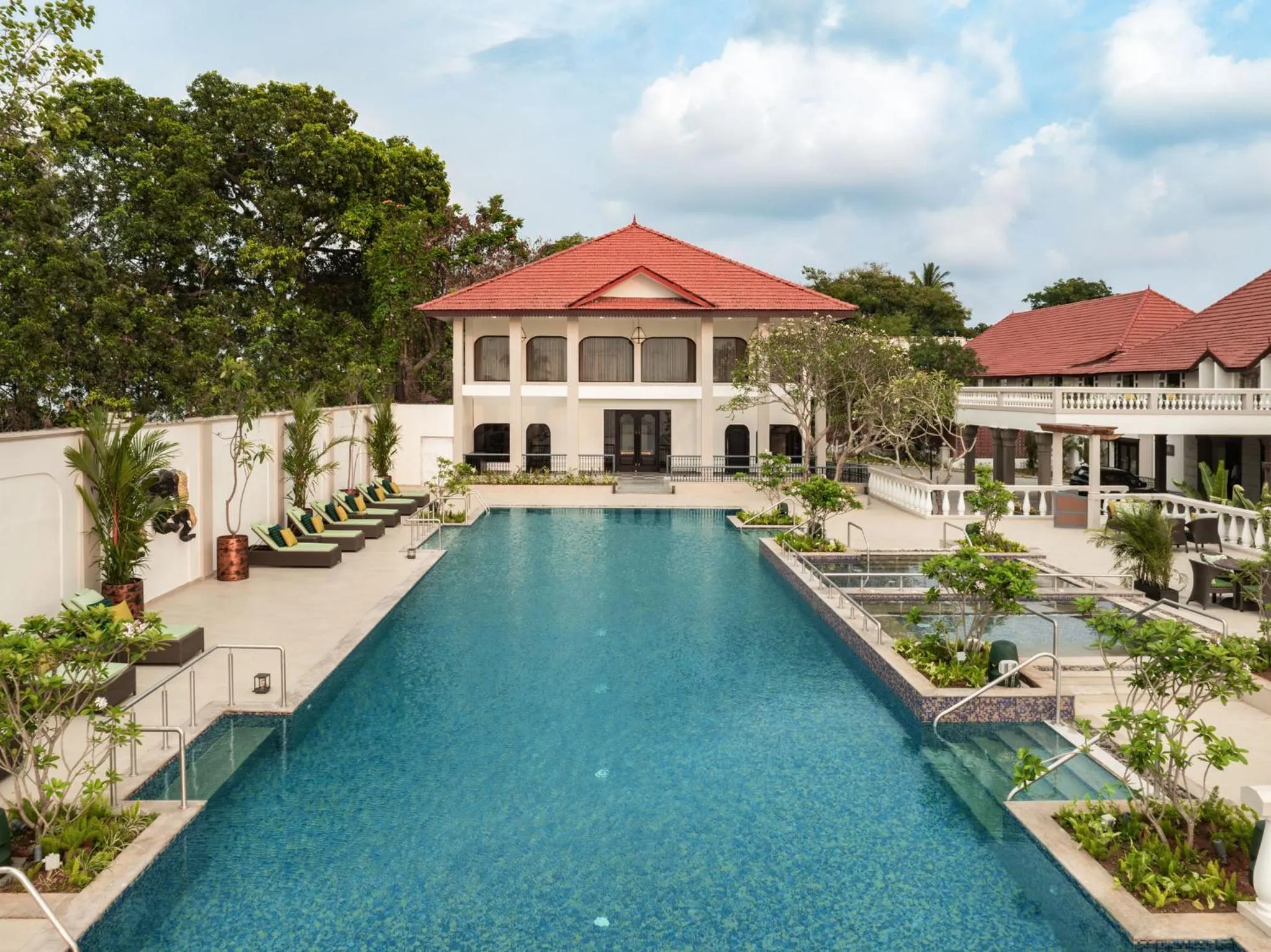 Signature Suite With Balcony in Taj Malabar Resort & Spa, Cochin.