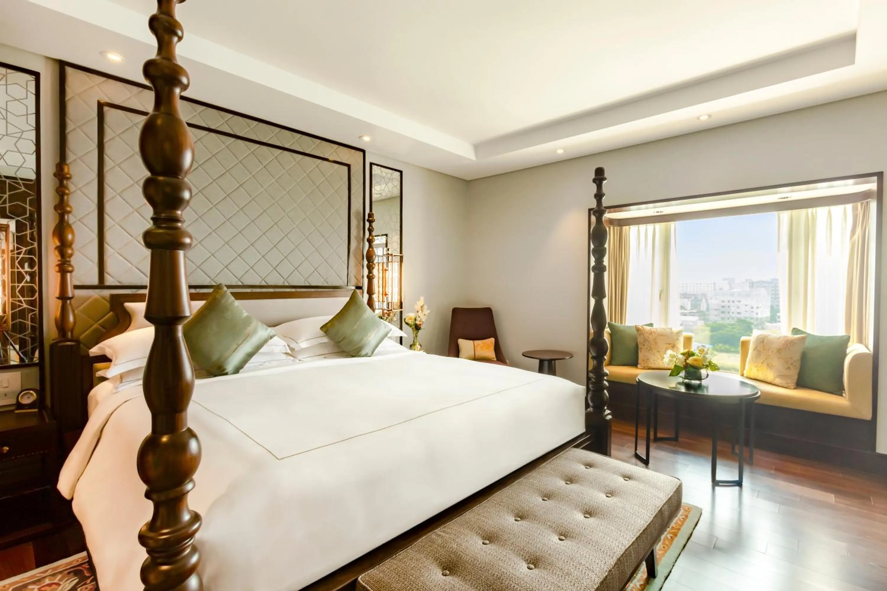 Grande Luxury Suite With Club Access & Airport Pickup  in Taj Coromandel