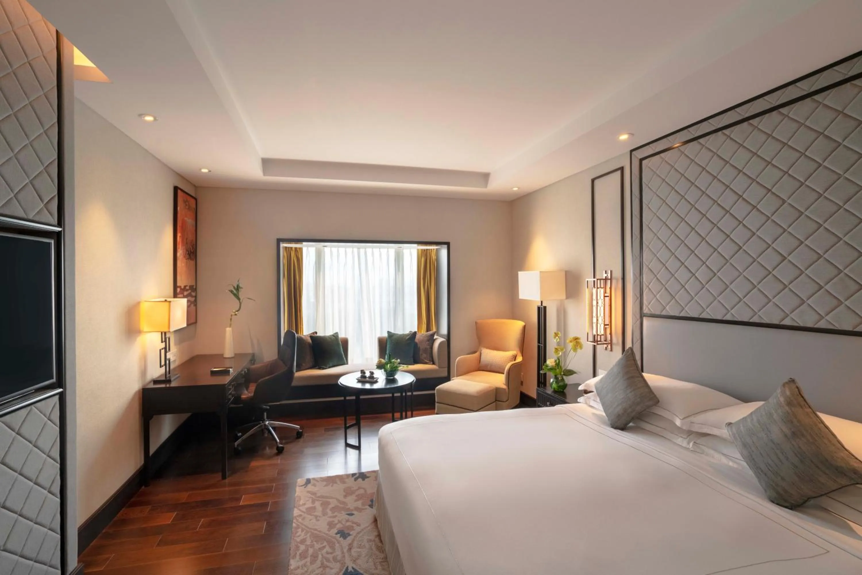 Club Room With Lounge Access & One Way Airport Transfer - single occupancy in Taj Coromandel