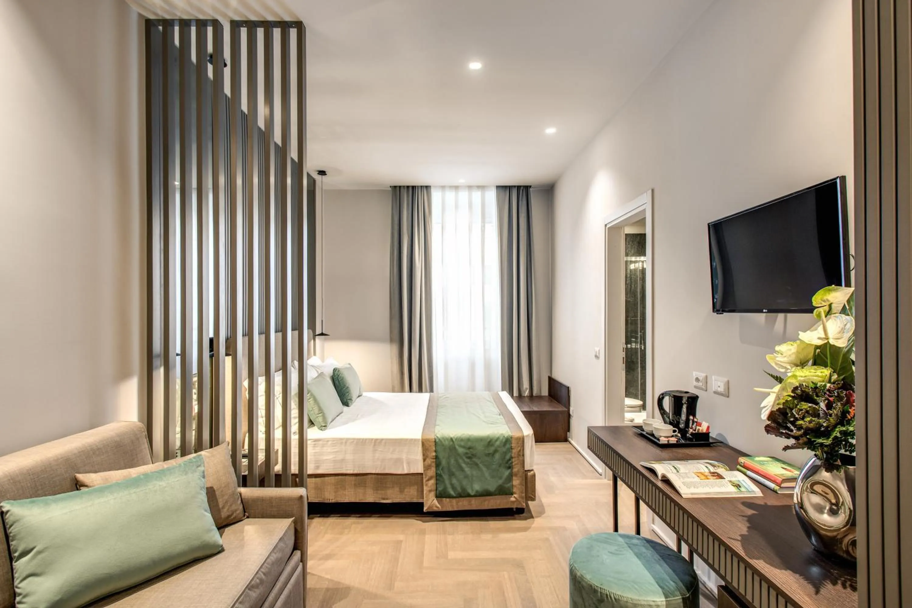 Junior Suite in Hotel 77 Seventy-Seven - Maison D'Art Collection