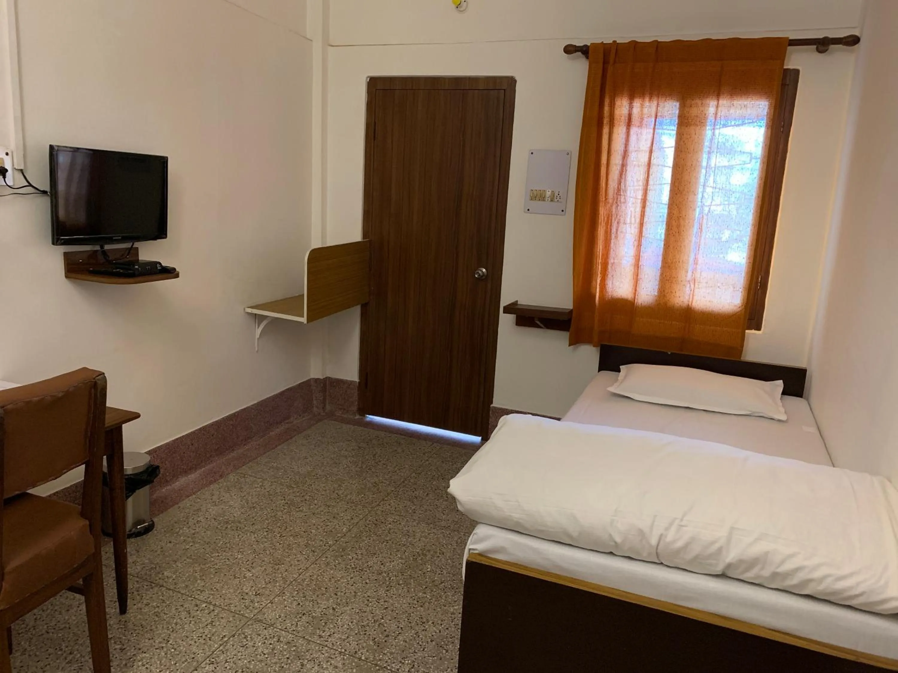 Standard Single Room - single occupancy in Hotel Saluja