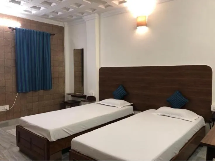 Deluxe Double or Twin Room in Hotel Saluja