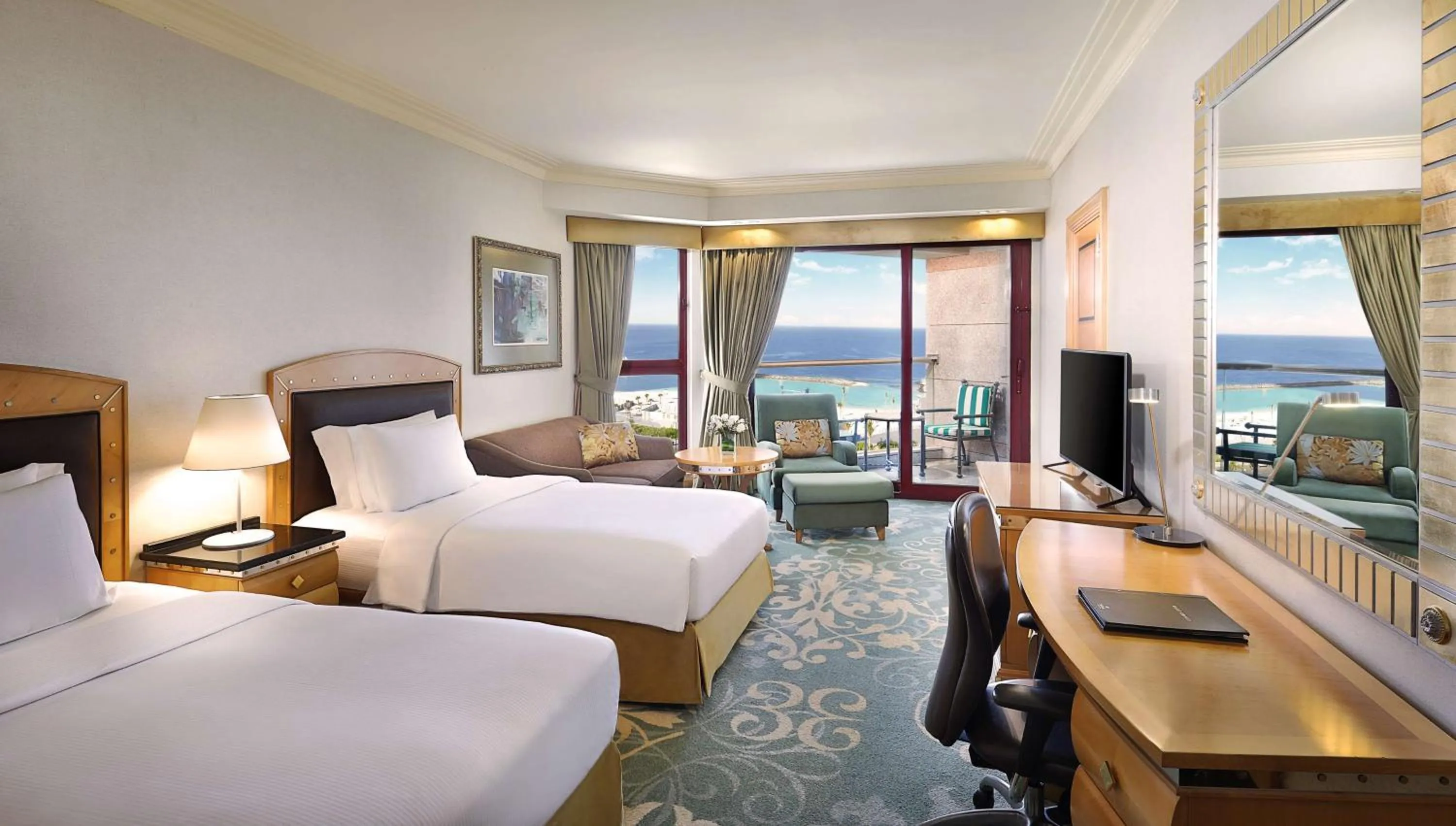 Deluxe Twin Room with Sea View in Jeddah Hilton