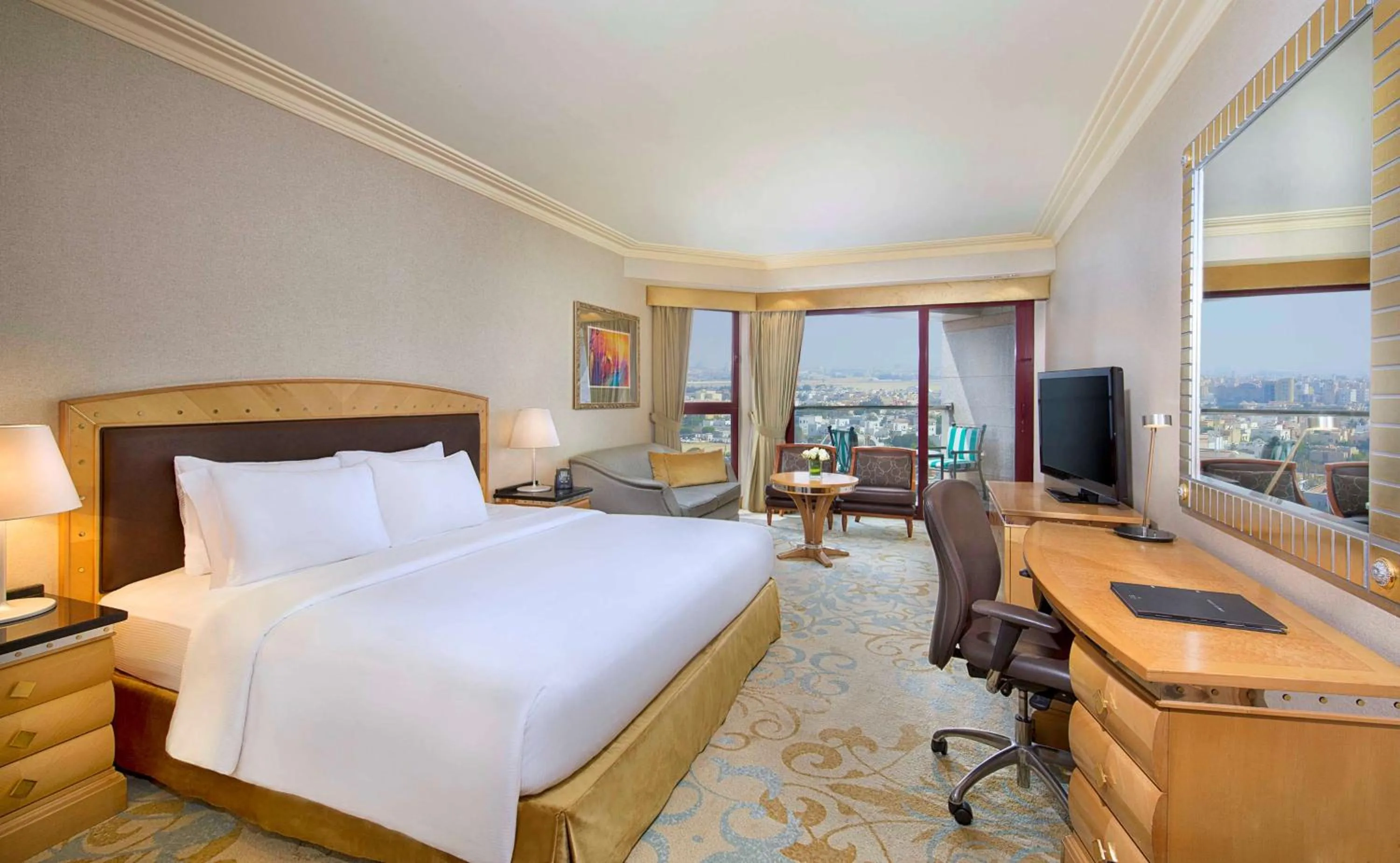 Deluxe King Room with City View in Jeddah Hilton