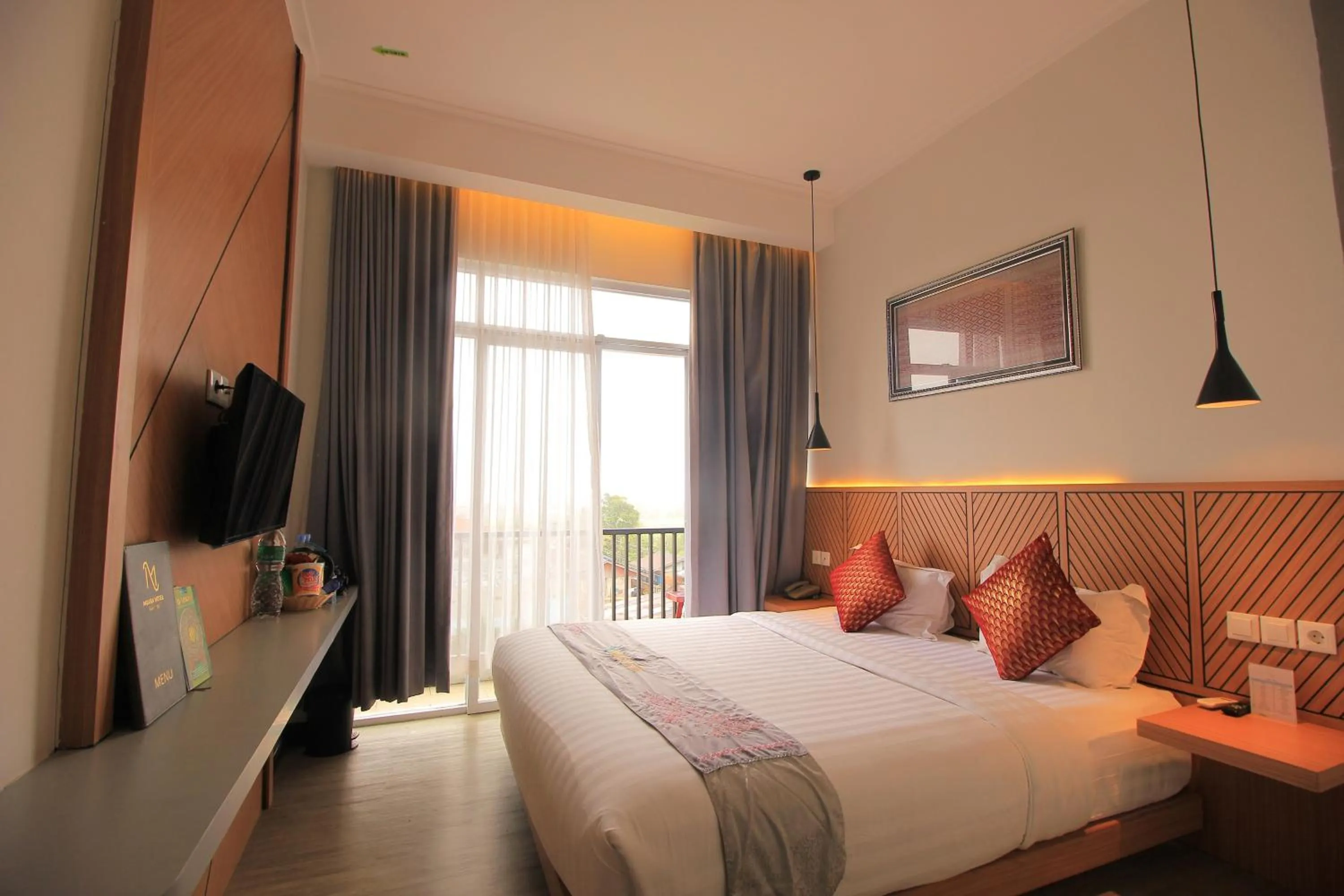Deluxe Double Room with Balcony in Muara Hotel Bukittinggi