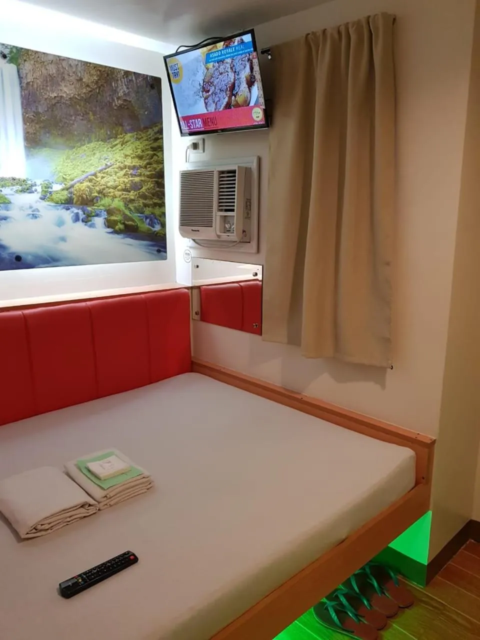 Large Double Room in My Inn Calamba