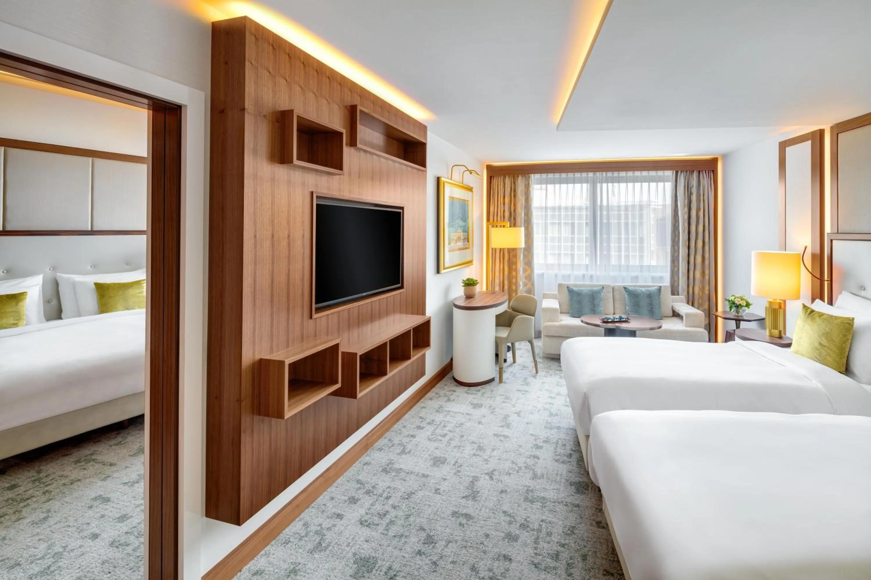 Corvinus Fashion Street View Twin Room in Kempinski Hotel Corvinus Budapest