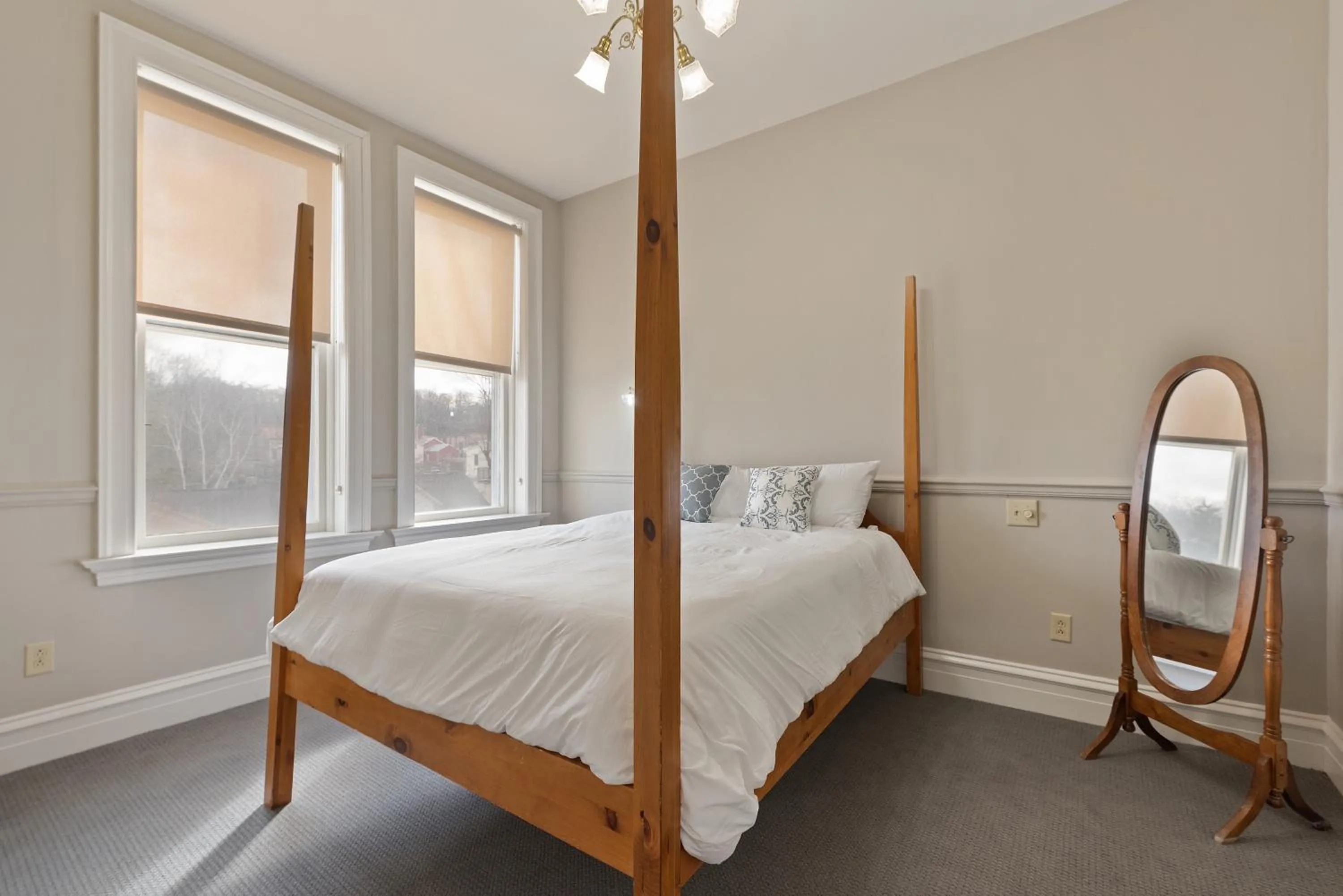 Suite with City View in The Audubon Inn LLC