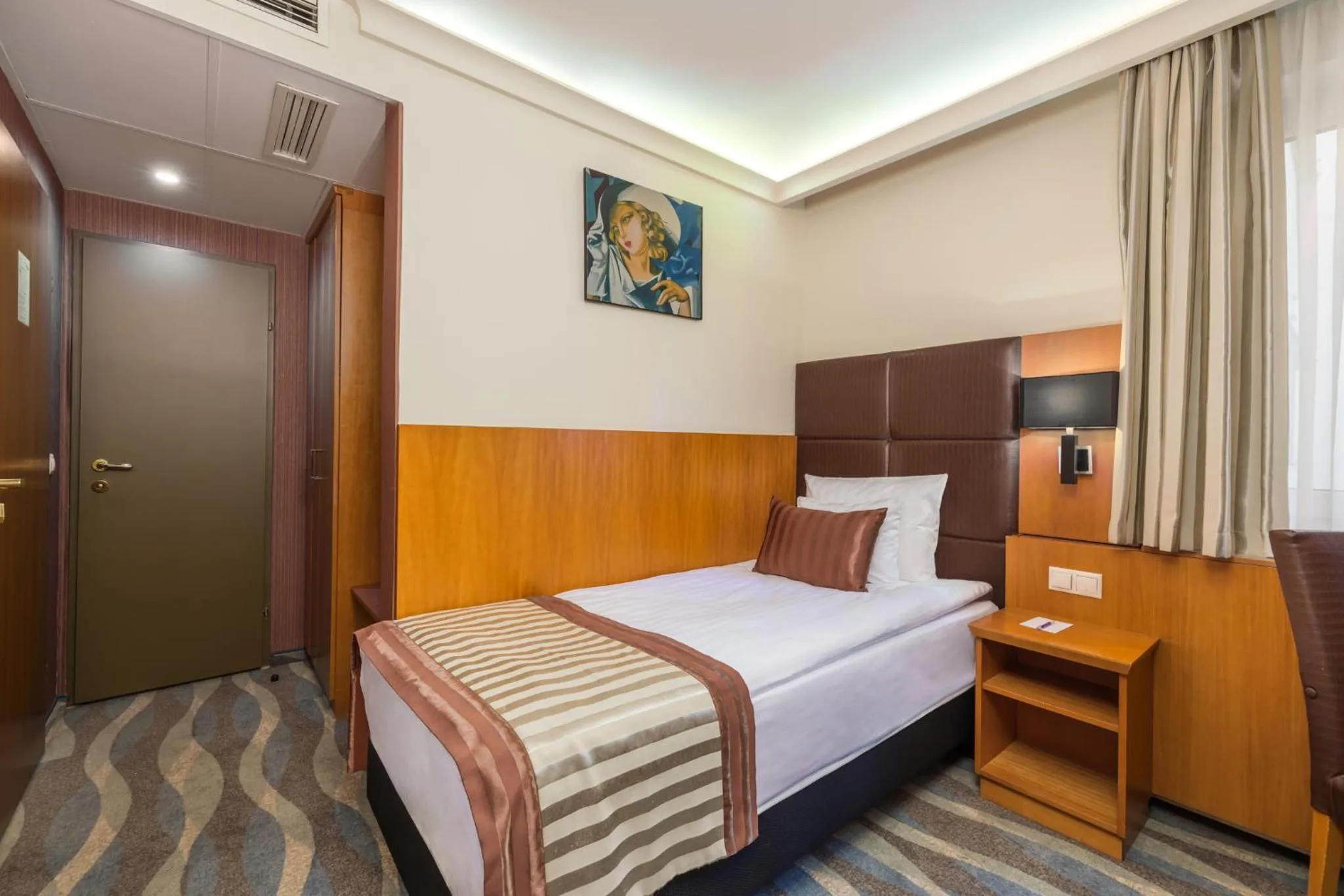 Economy Single Room in Carlton Hotel Buda Castle