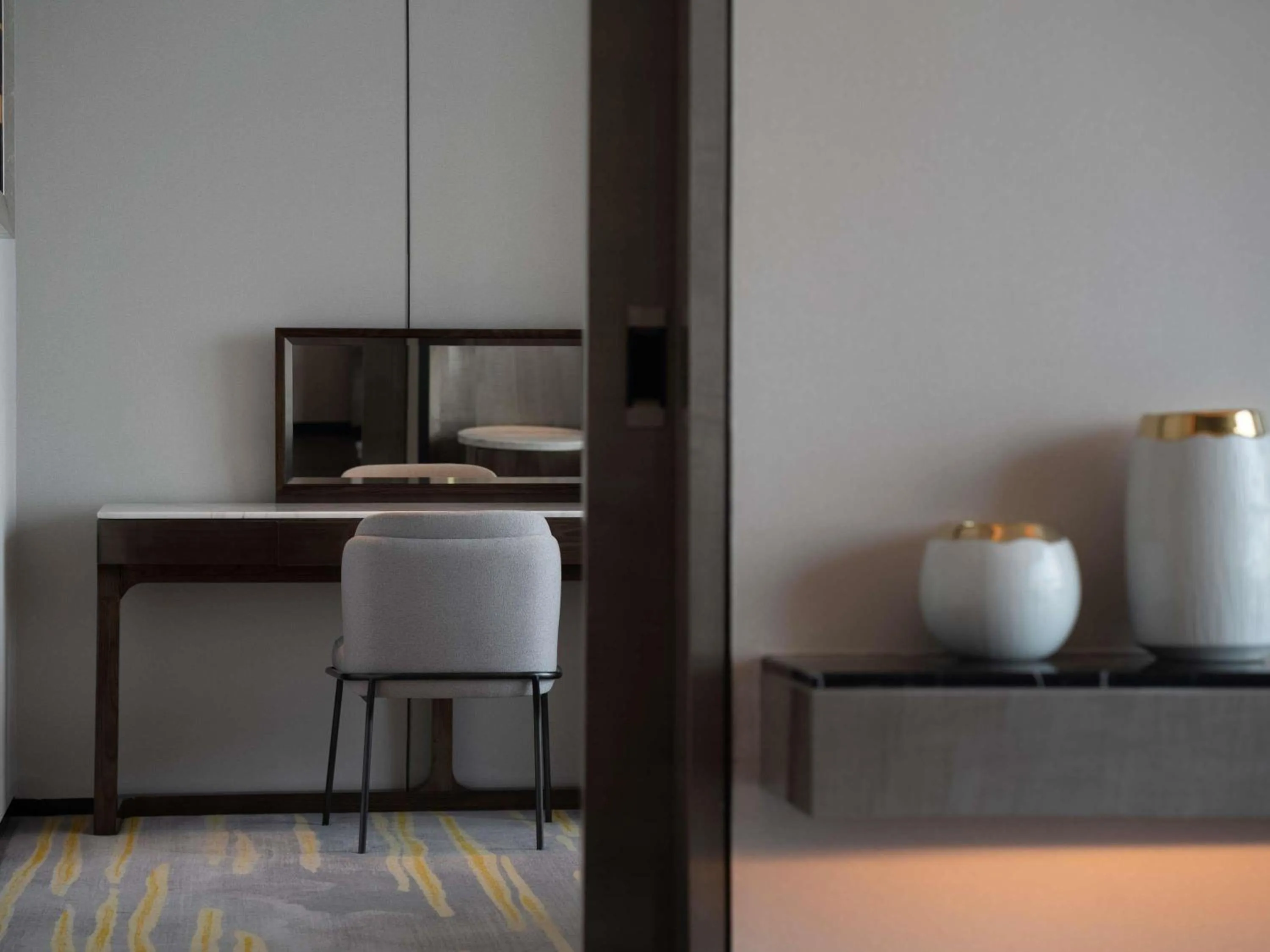 Deluxe King Suite with Lounge Access in Pullman Suzhou Zhonghui