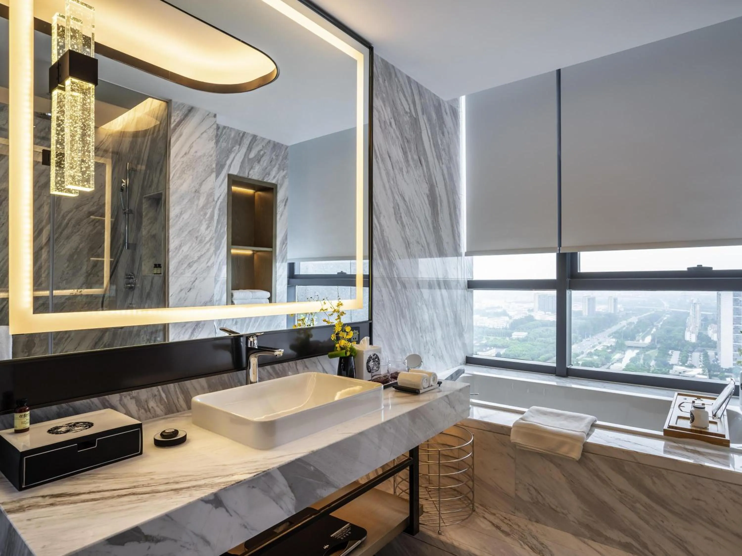 Deluxe King Room in Pullman Suzhou Zhonghui