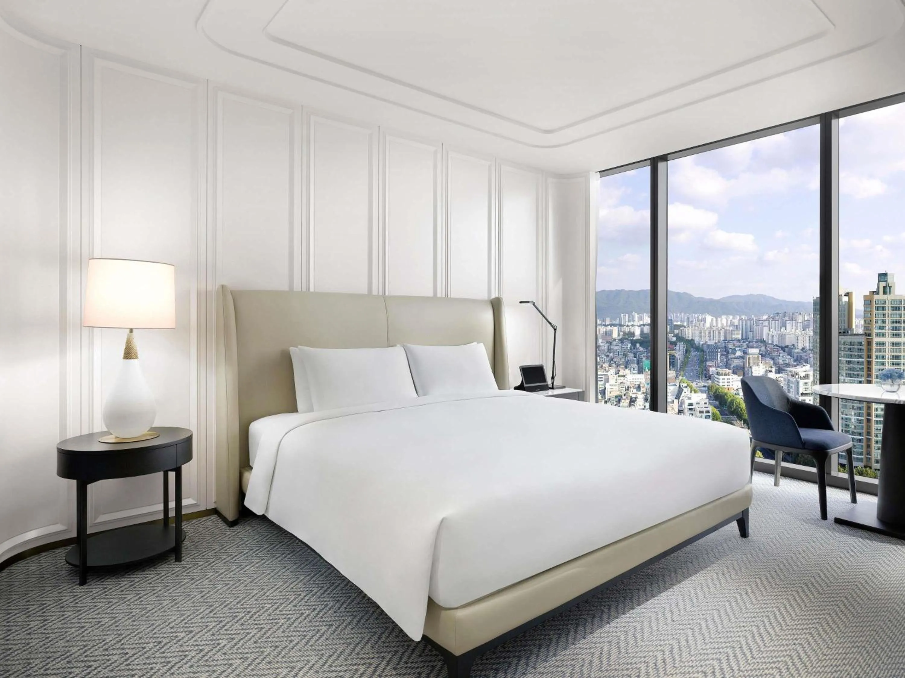 Prestige Suite with Club Millésime Access, 1 King Size Bed, Lake View - single occupancy in Sofitel Ambassador Seoul Hotel & Serviced Residences
