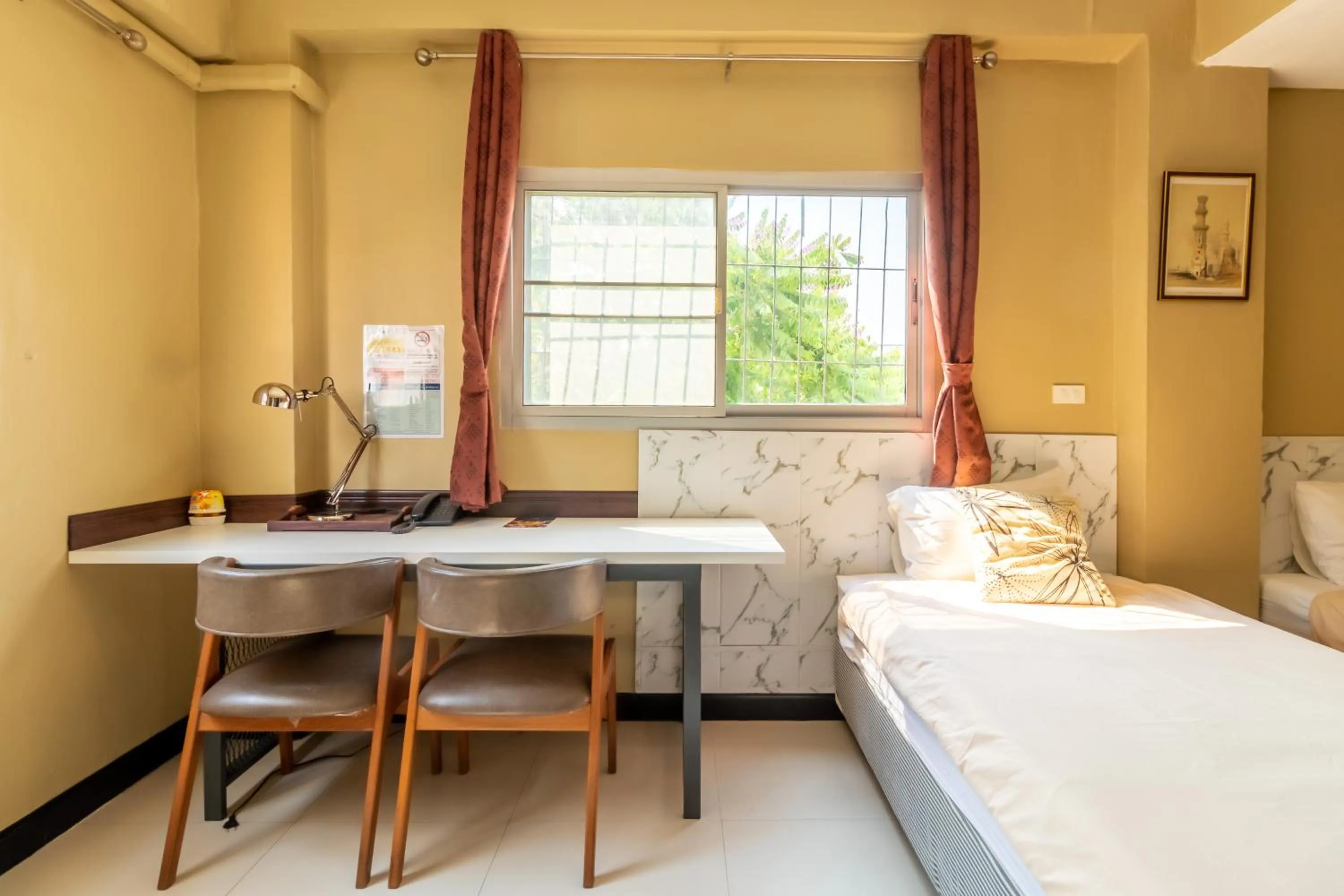 Deluxe Twin Room in The Palm Hotel