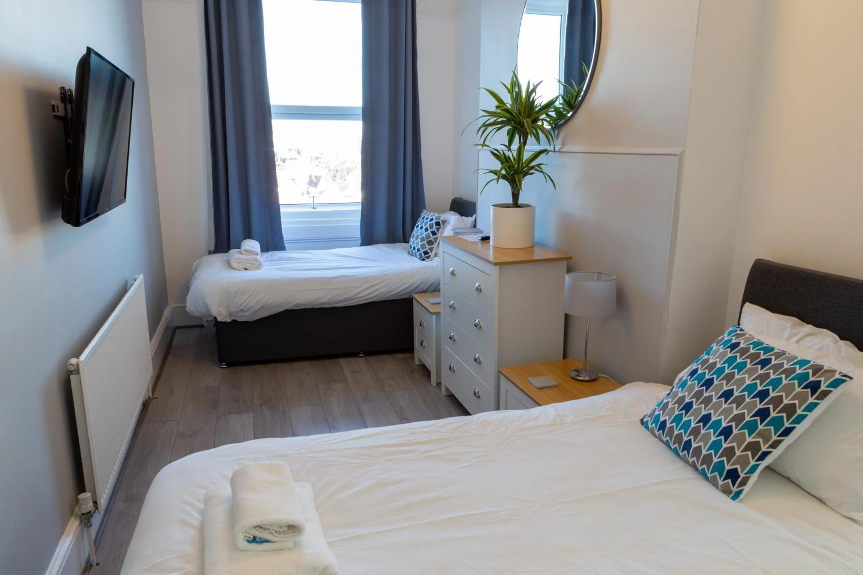 Twin Room with Shower - single occupancy in The Halcyon