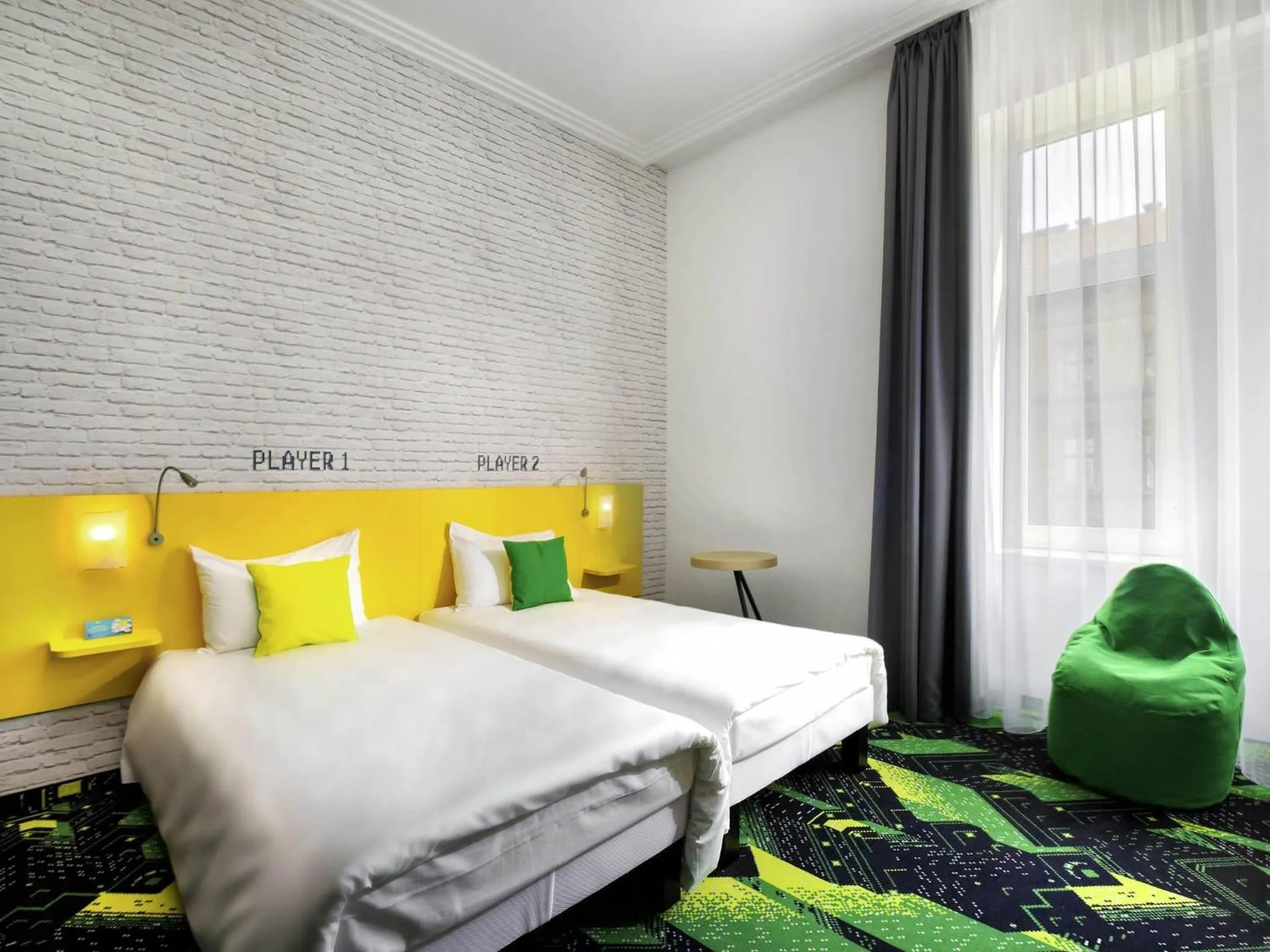 Design Room with 2 Single Beds in Ibis Styles Budapest Center