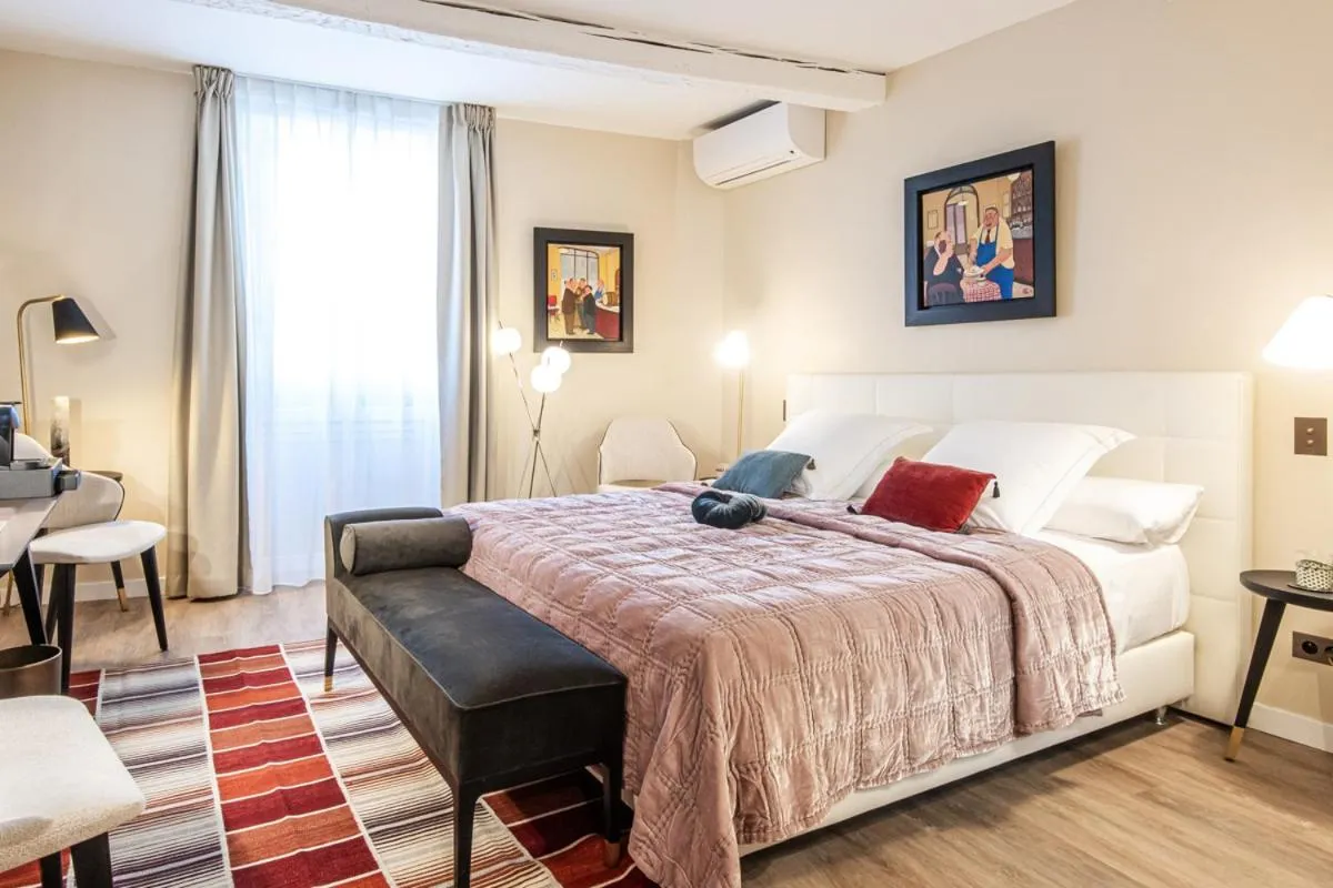 Deluxe Room in Hotel La Mère Germaine