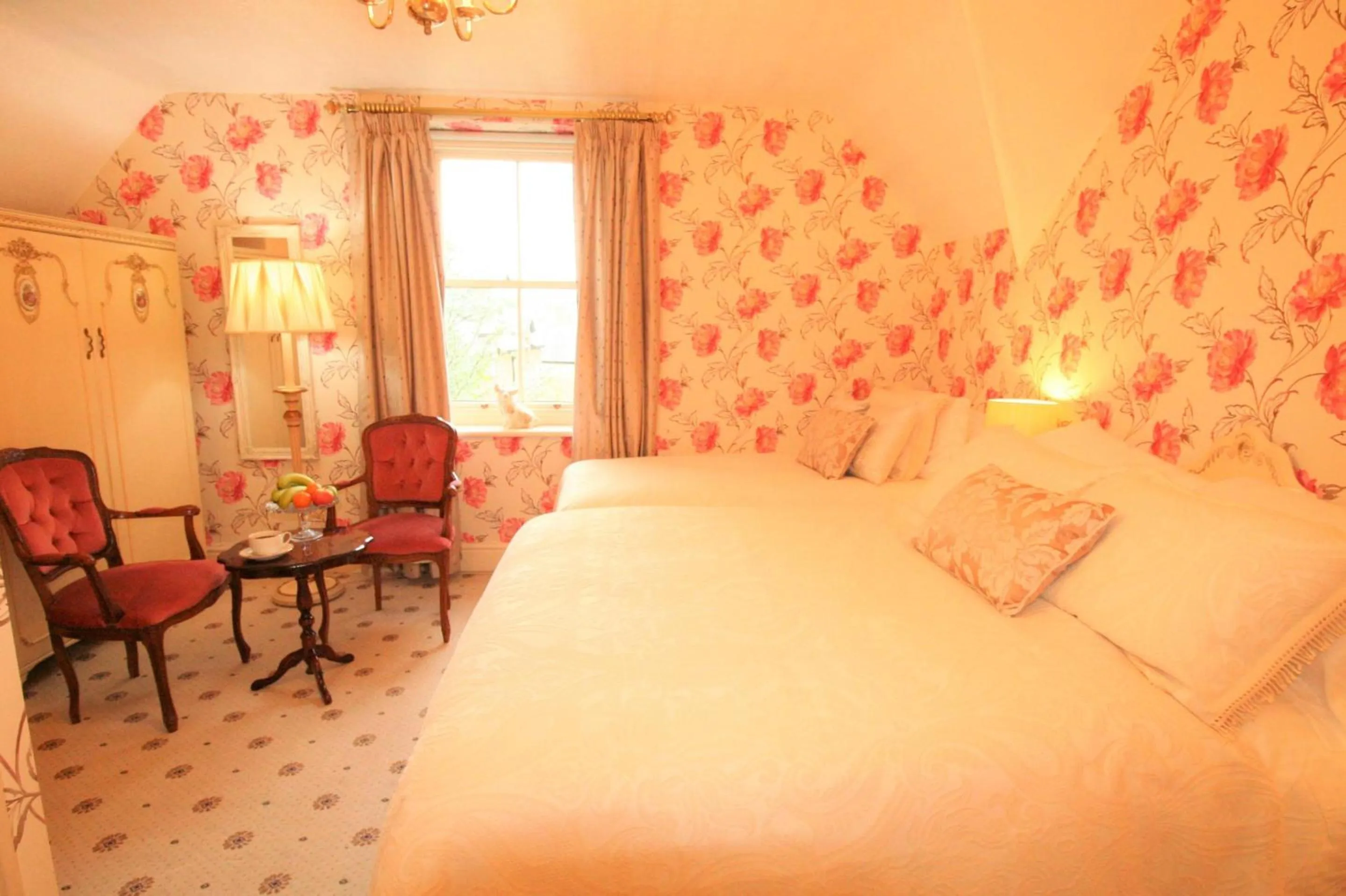 Comfort Triple Room with Shower in Kingscroft