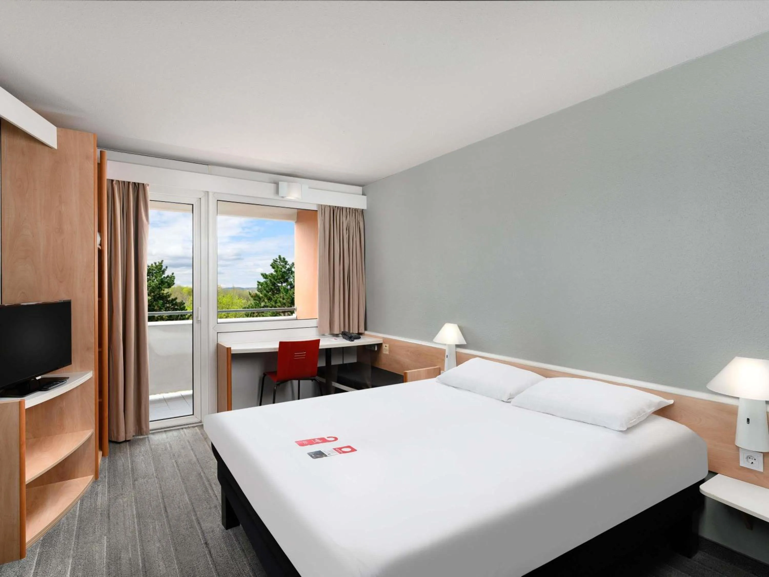 Standard Double Room in Ibis Budapest Citysouth