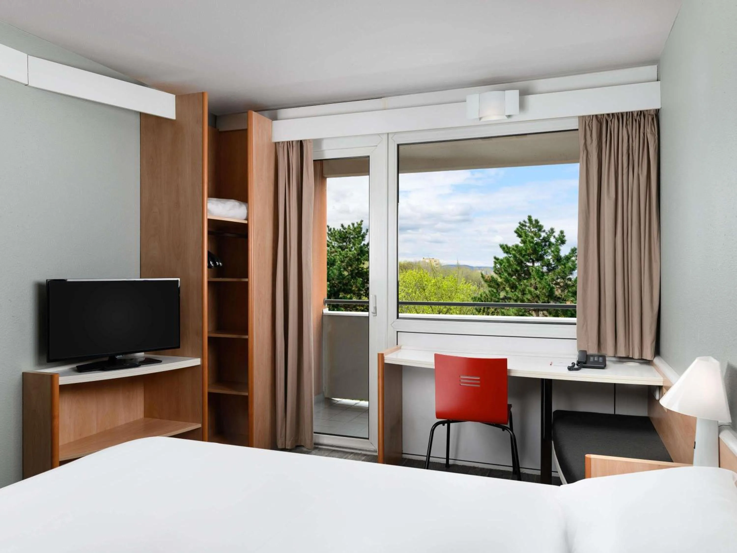 Standard Twin Room in Ibis Budapest Citysouth