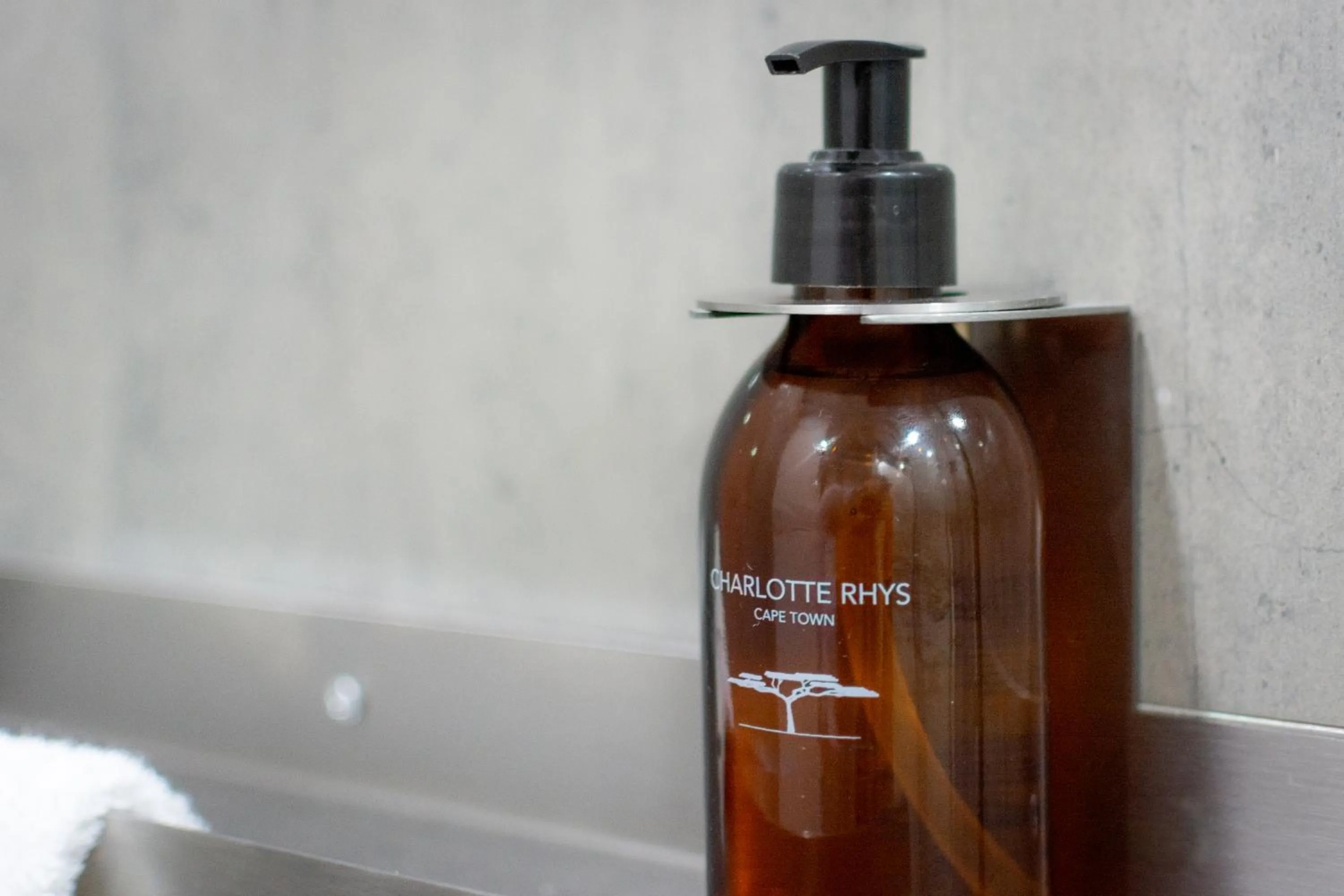 Queen Room in Reserved Suites Illovo