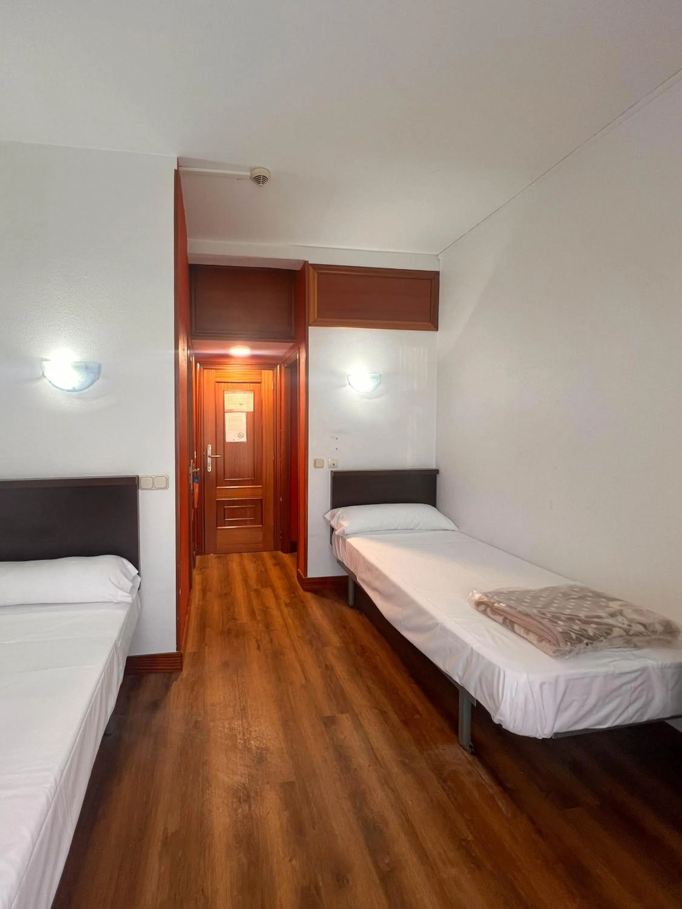 Twin Room in Loop INN Hostel Santiago de Compostela