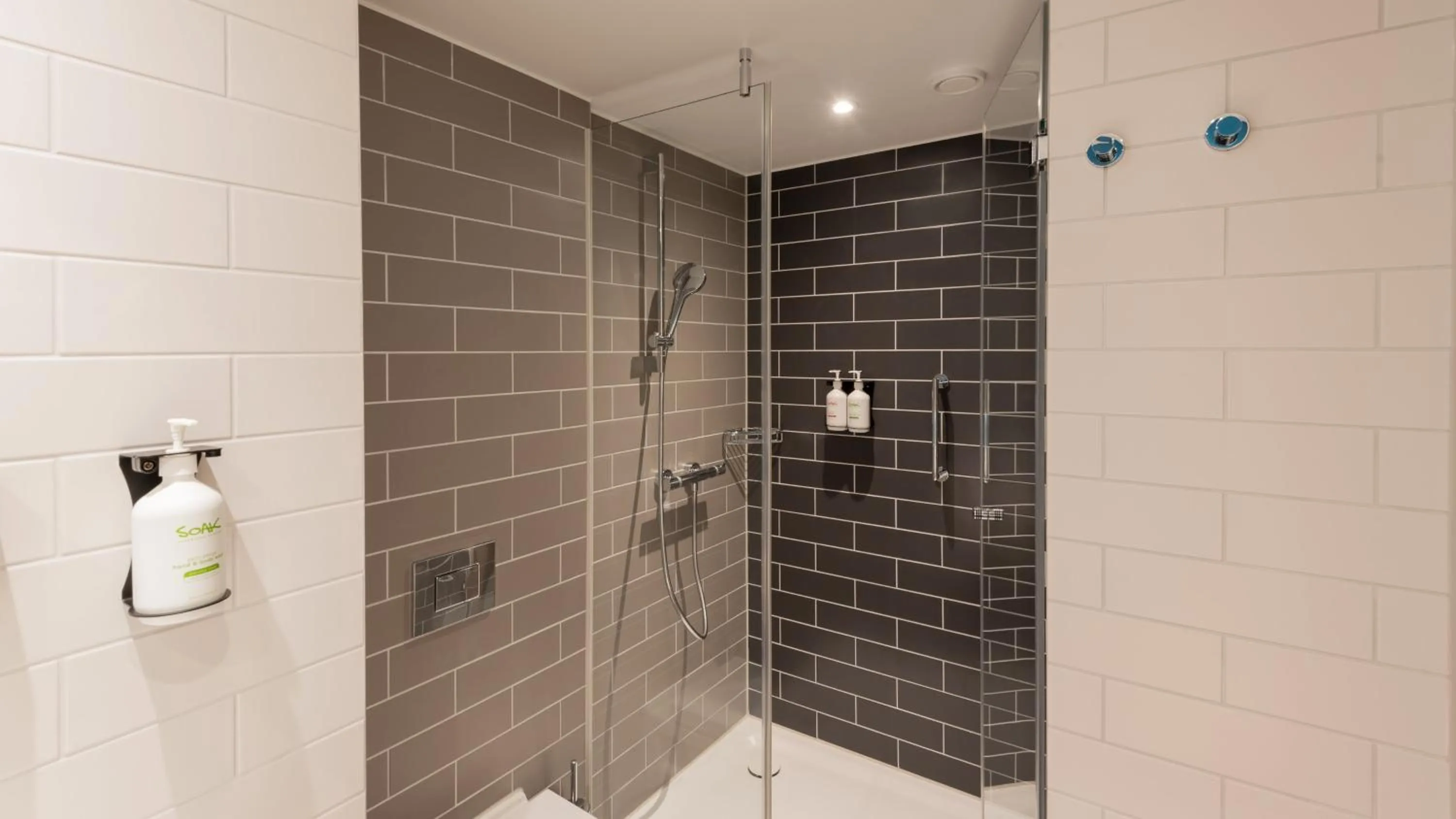 Standard Queen Room in Holiday Inn Express & Suites - Potsdam by IHG