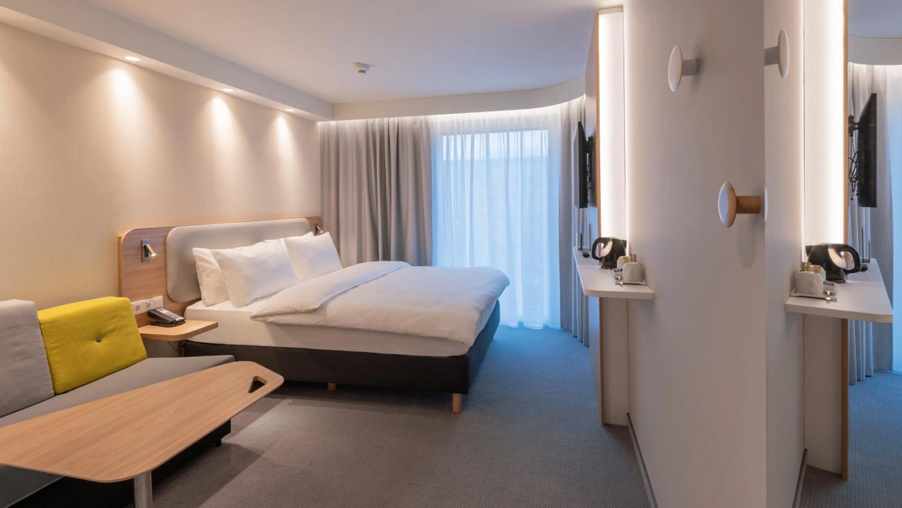Standard Queen Room with Sofa Bed in Holiday Inn Express & Suites - Potsdam by IHG