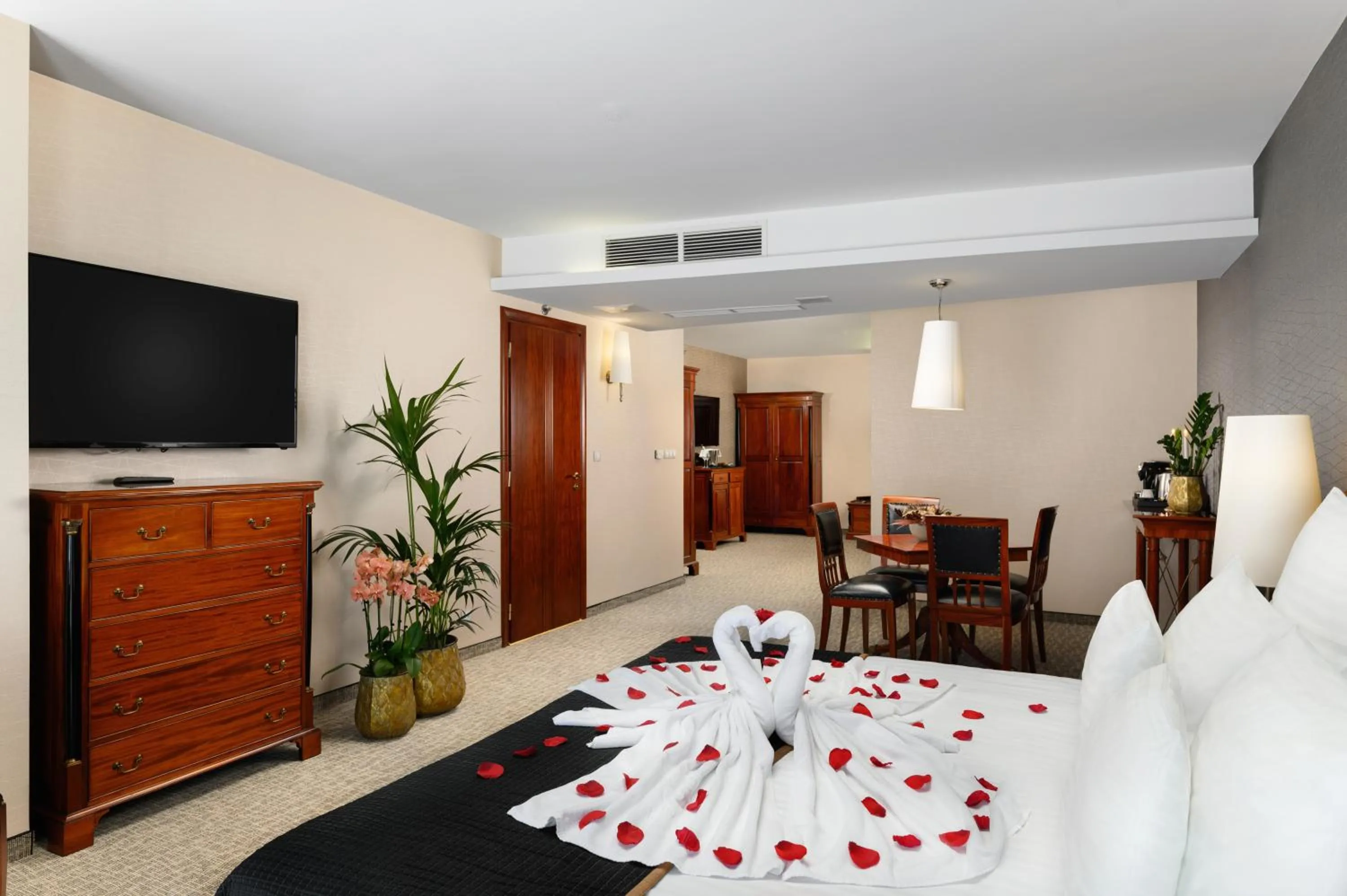 Deluxe Plus Room in Hotel Divinus