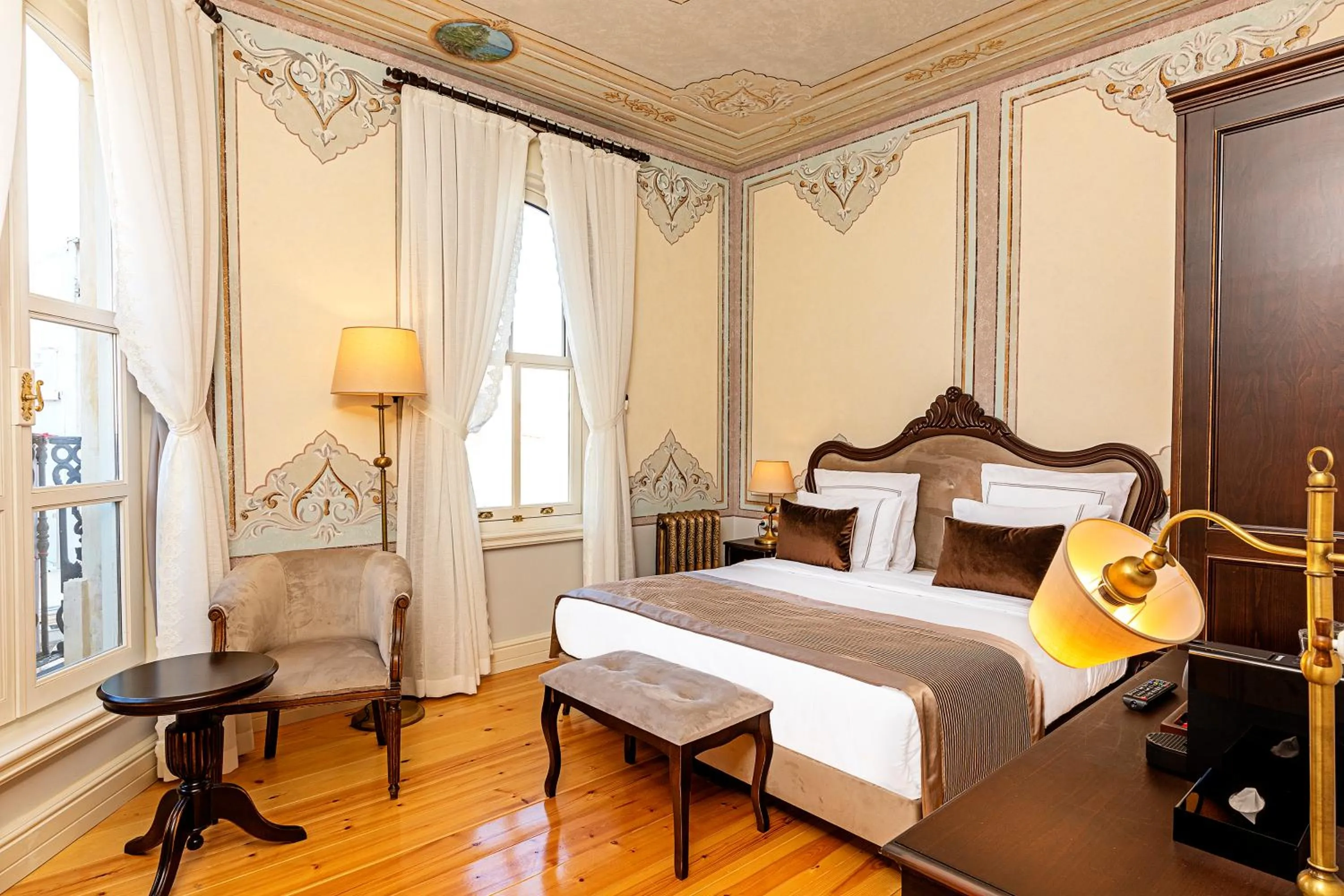 Junior Suite in Meroddi Barnathan Hotel