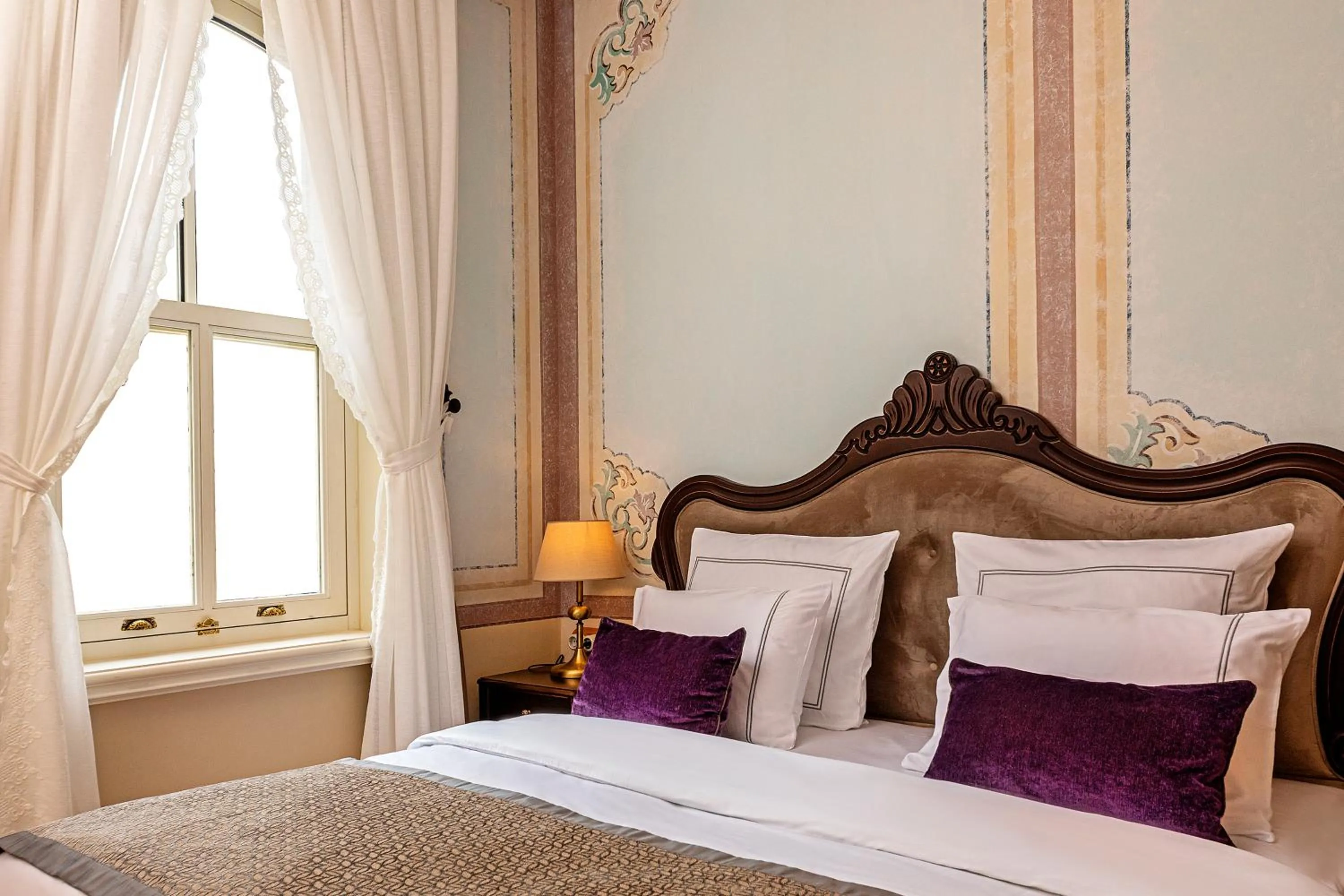 Deluxe Double Room in Meroddi Barnathan Hotel