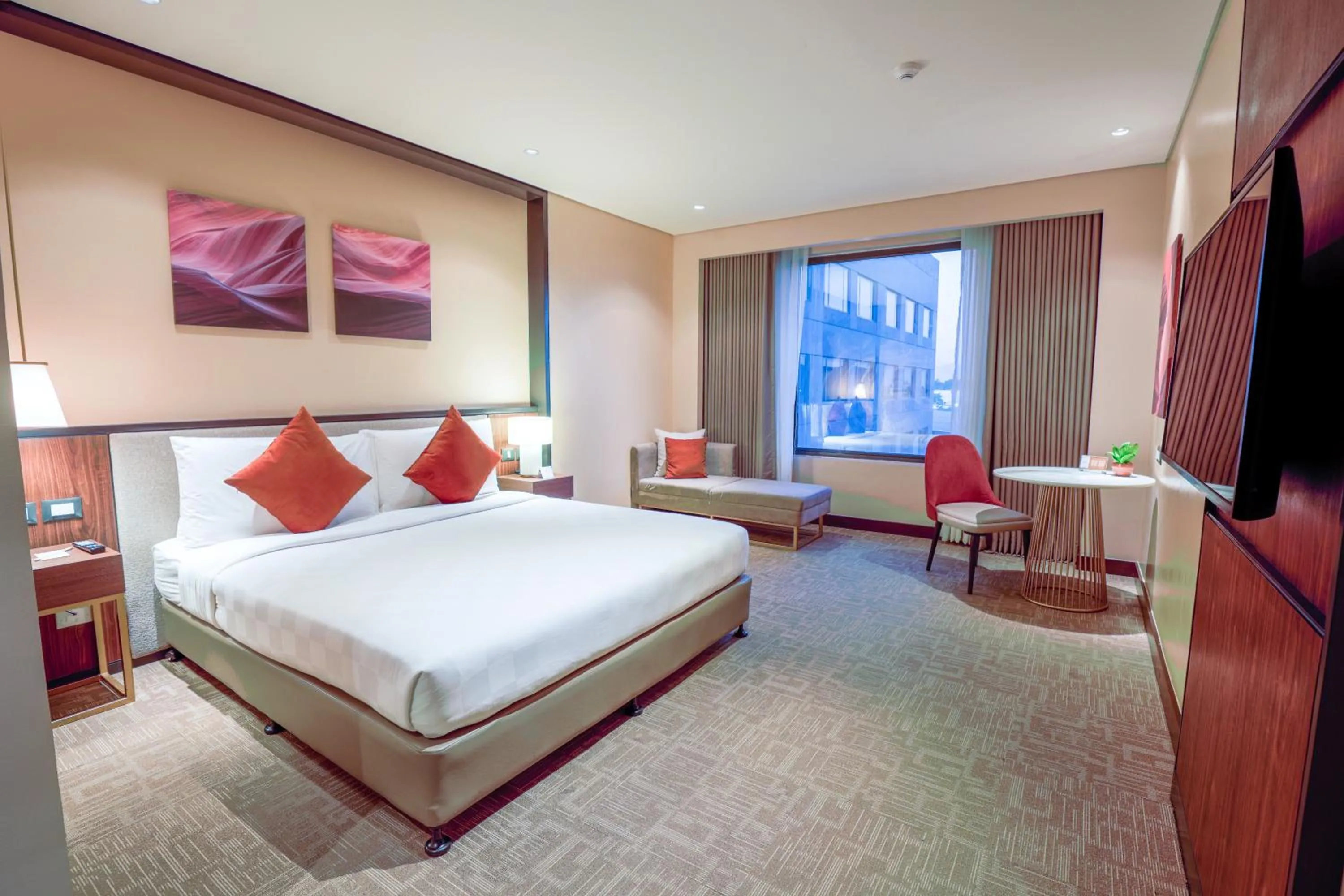 Deluxe King Room in Grand Summit Hotel General Santos