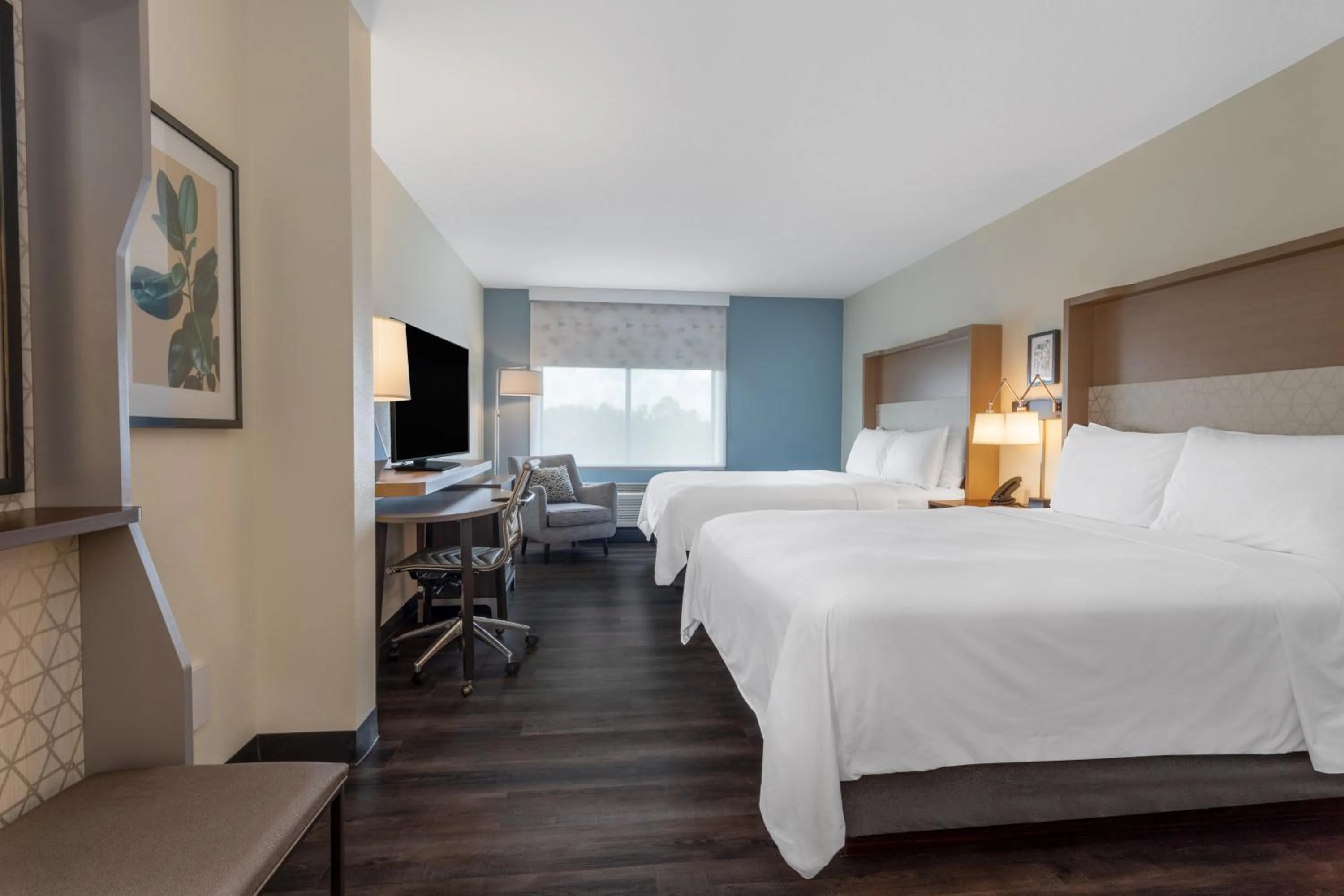 Standard Queen Room with Two Queen Beds in Holiday Inn - Tampa North by IHG