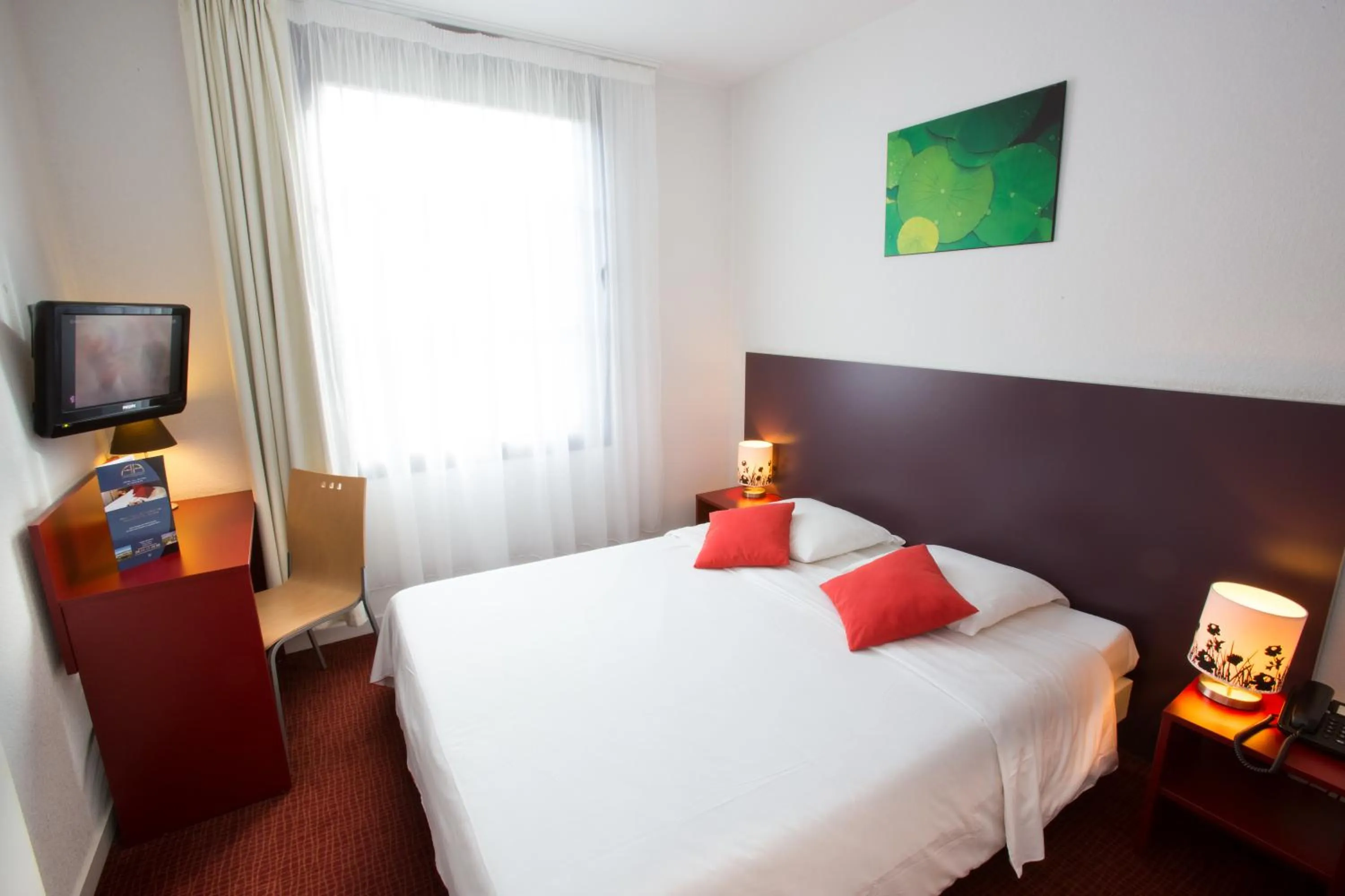 Double Room (1 - 2 Adults) in All Suites Le Teich – Bassin d’Arcachon