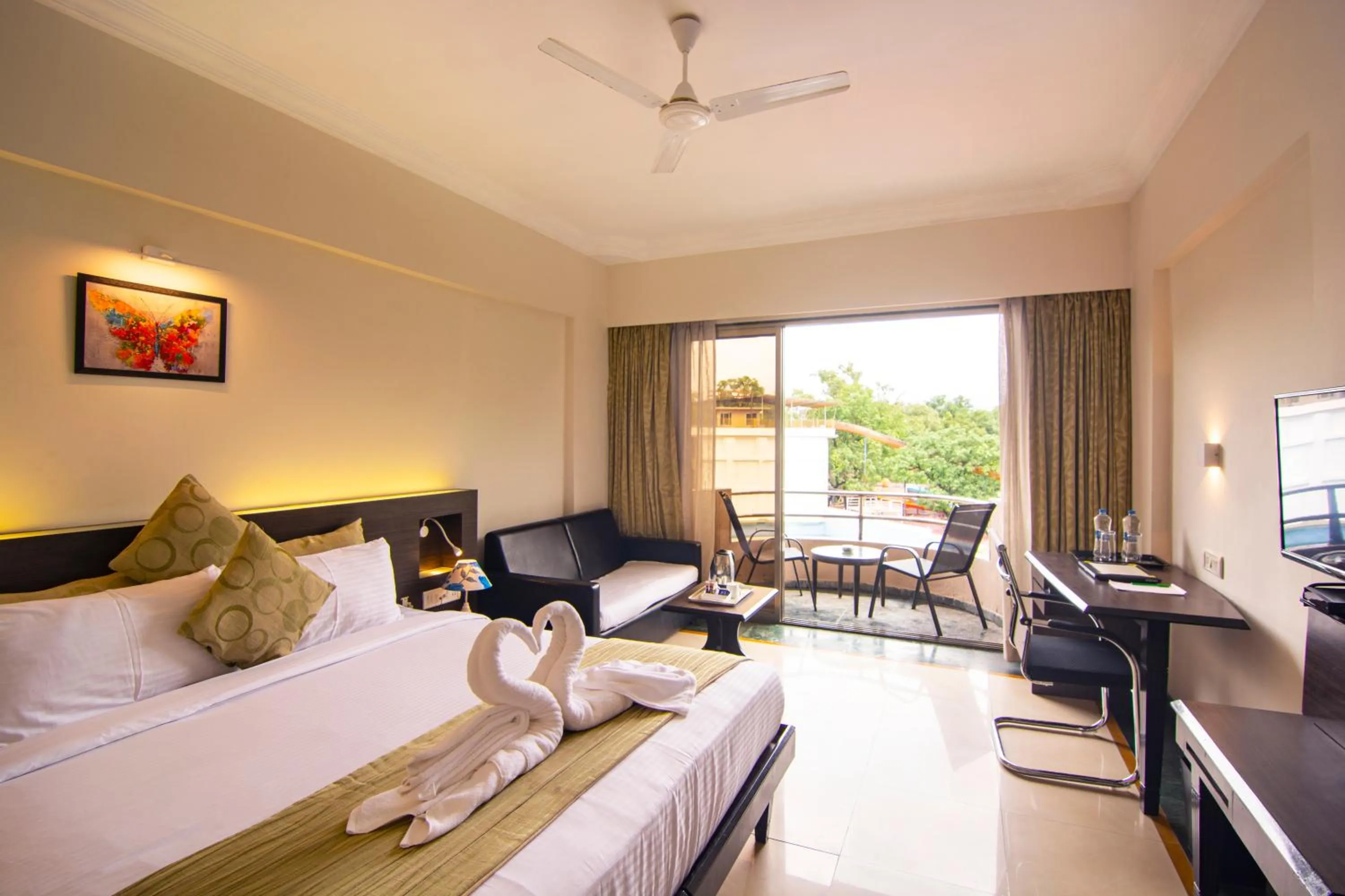 Deluxe Double Room with Balcony in Aron Resort Lonavala - Near Old Mumbai Pune Highway