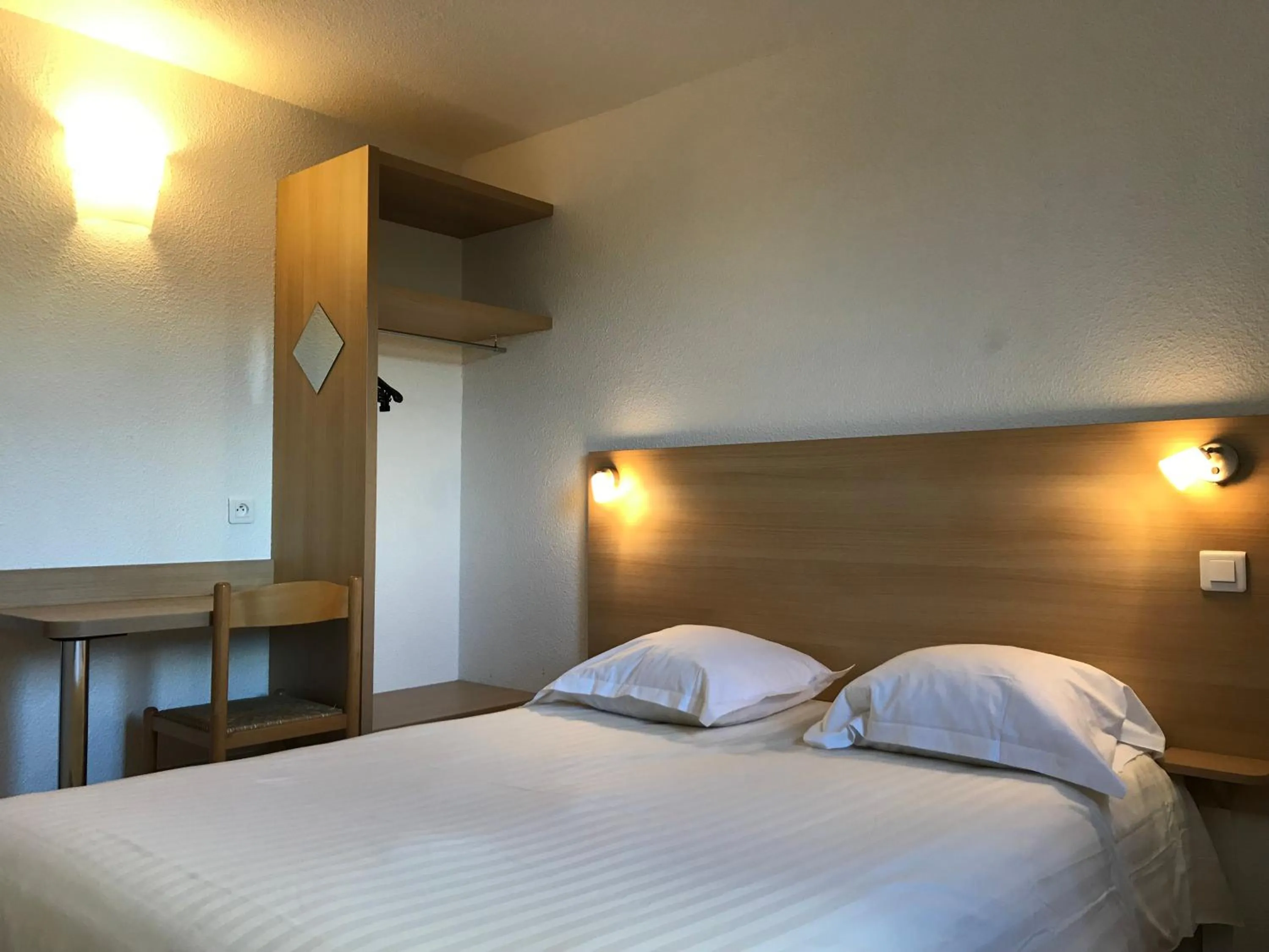 Standard Double Room in Brit Hotel Essentiel Deltour Mende