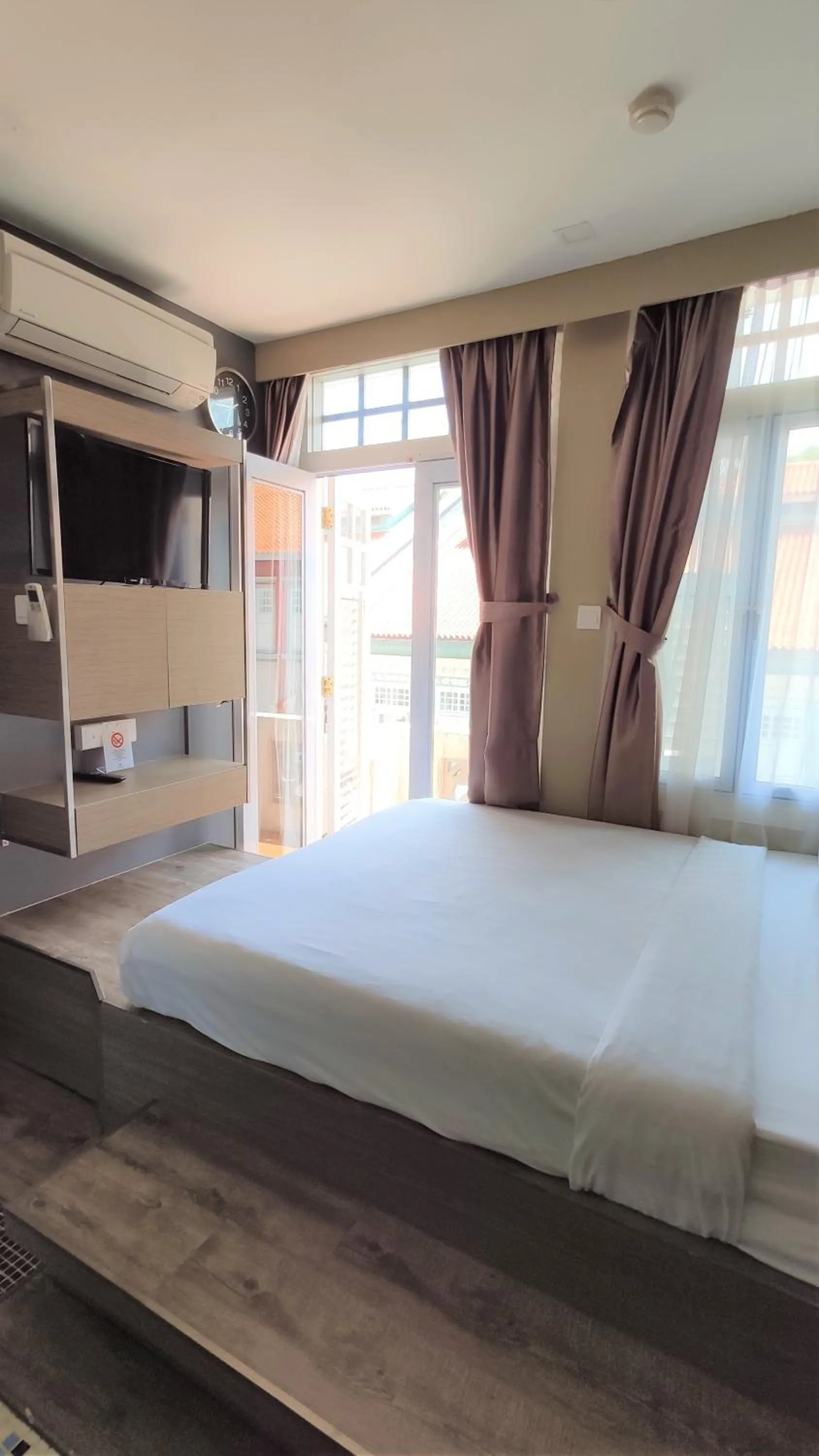 Queen Room with Balcony in Hotel 1929