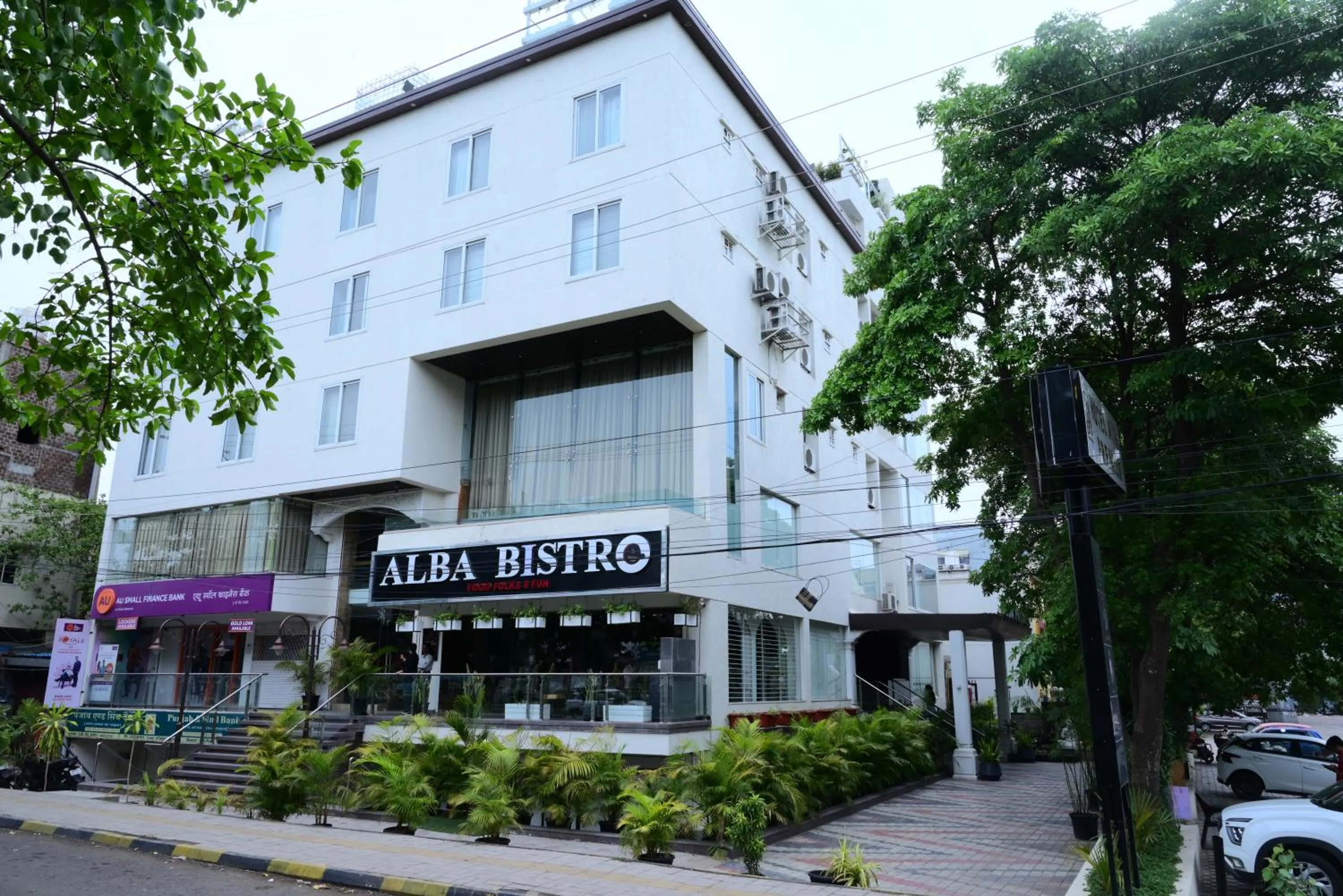 Alba Premier, Indore