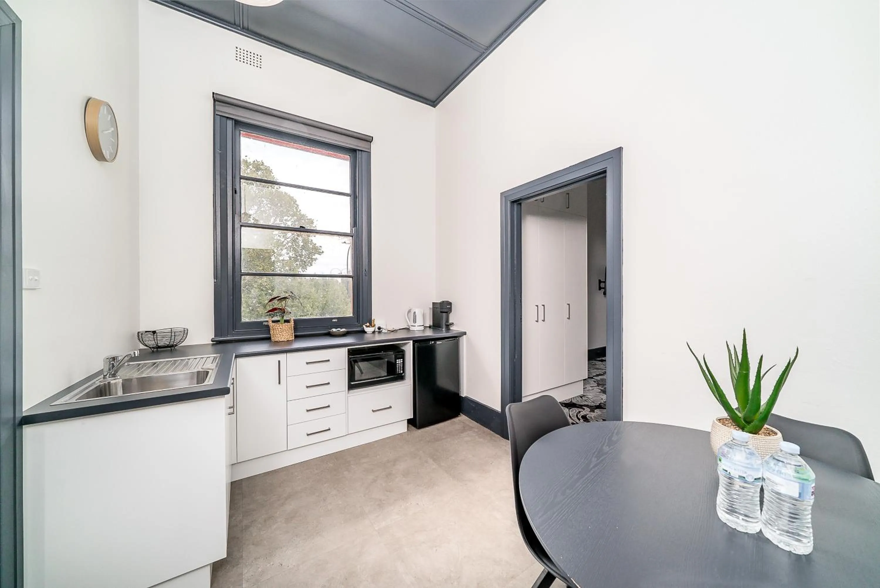 Two-Bedroom Family Apartment in Romano's Hotel & Suites Wagga Wagga